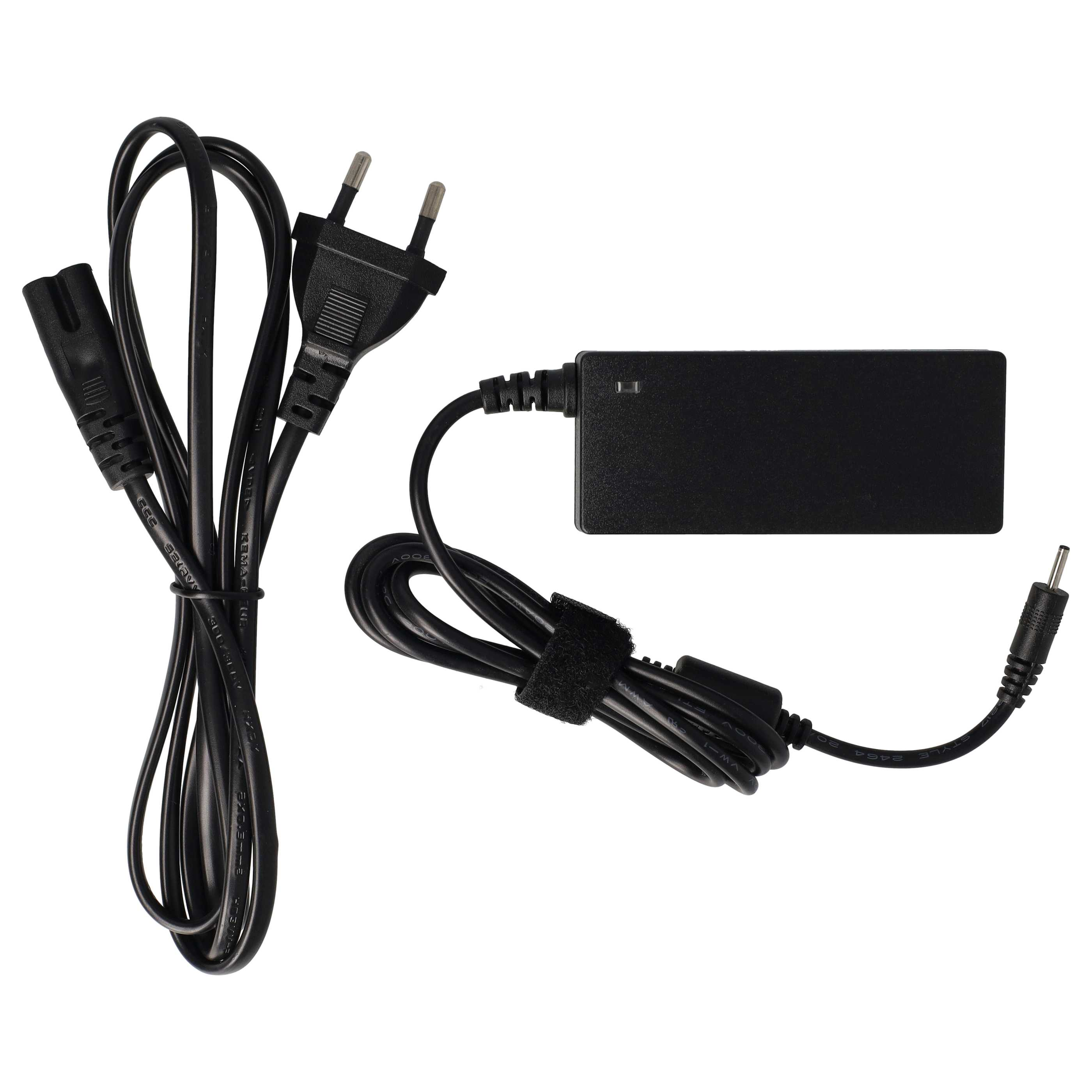 Schwarzes Laptop-Ladegerät mit Eurostecker, Netzkabel und Stecker. Das Ladegerät befindet sich auf weißem Hintergrund.