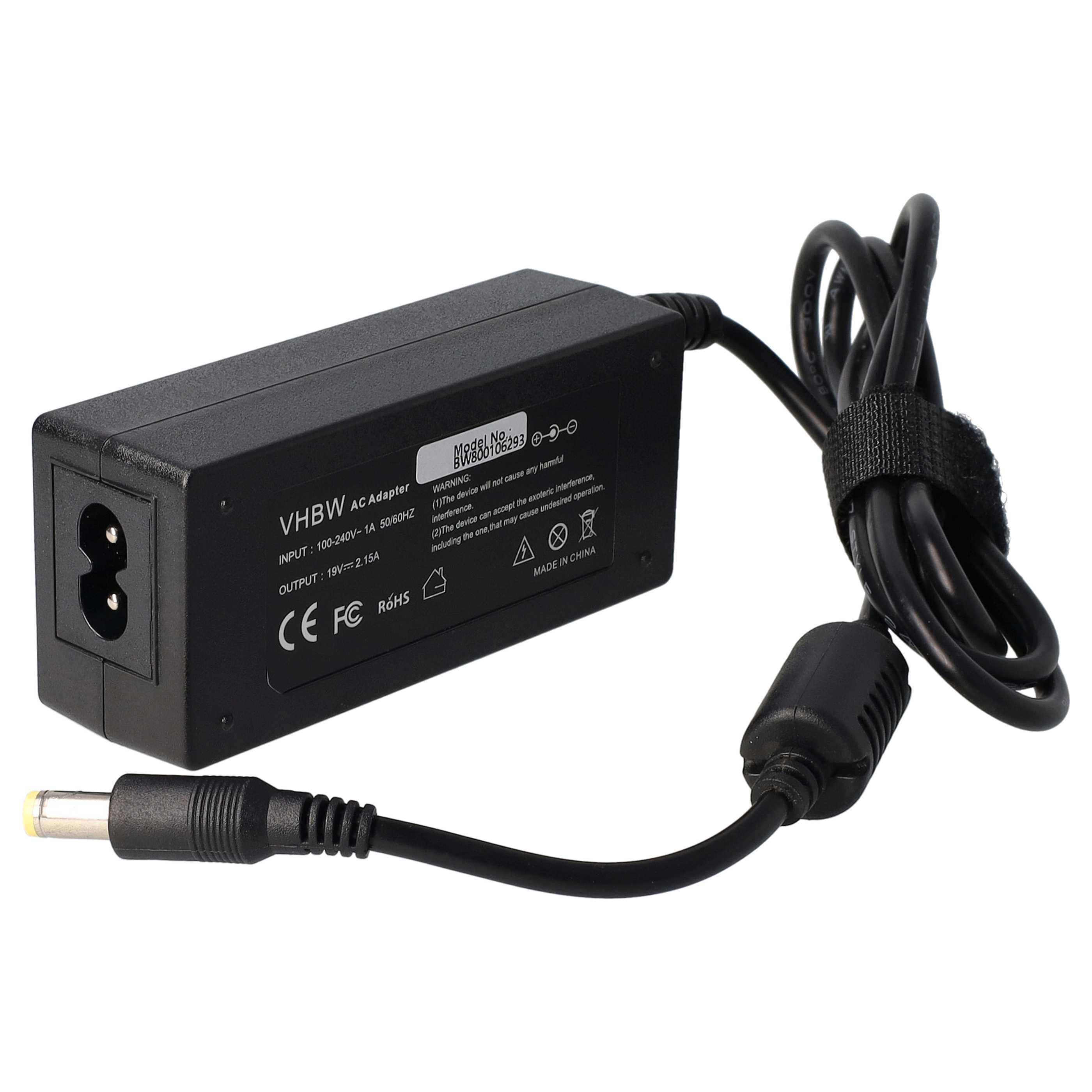 Schwarzes VHBW-Netzteil mit Netzkabel und Stecker. Das Netzteil hat ein Etikett und das Kabel ist mit einem schwarzen Riemen umwickelt.