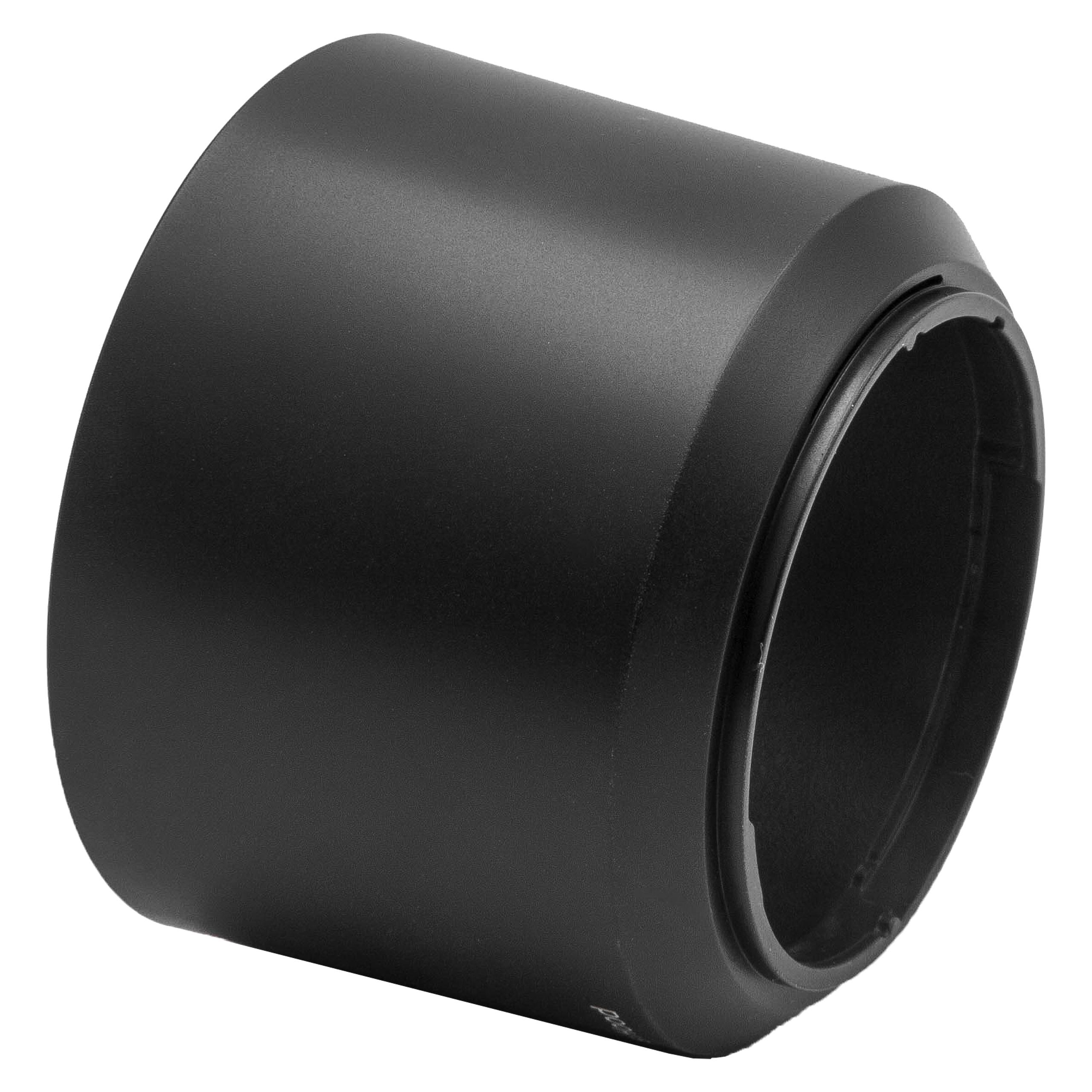 Eine schwarze Objektiv-Gegenlichtblende auf weißem Hintergrund. Sie hat eine zylindrische Form mit leicht ausgestellter Öffnung.