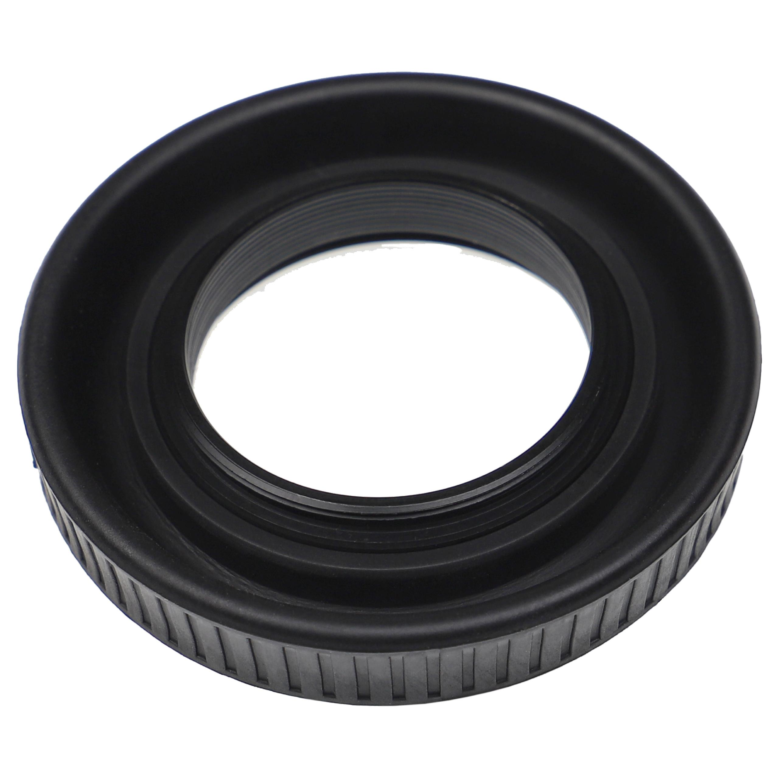 Eine schwarze Objektiv-Gegenlichtblende ist auf weißem Hintergrund zentriert. Sie hat eine zylindrische Form mit Rillen am Außenrand.