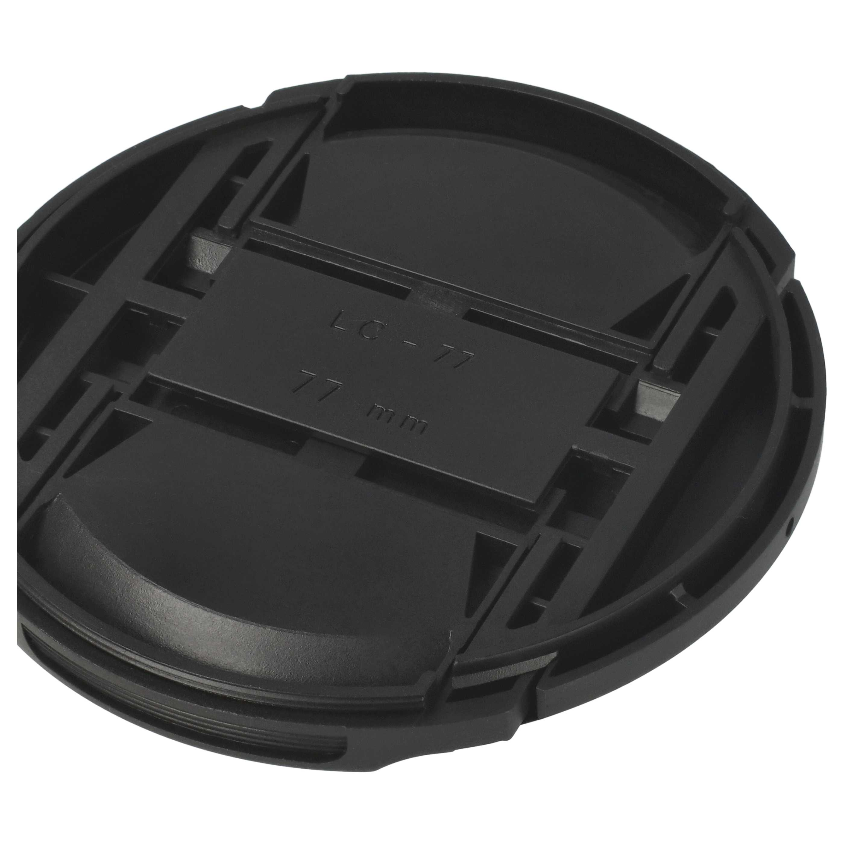 Eine schwarze Objektivkappe. Sie hat den Text: LC-77, 77 mm. Die Kappe hat eine kreisförmige Form mit rechteckigen Innendetails.