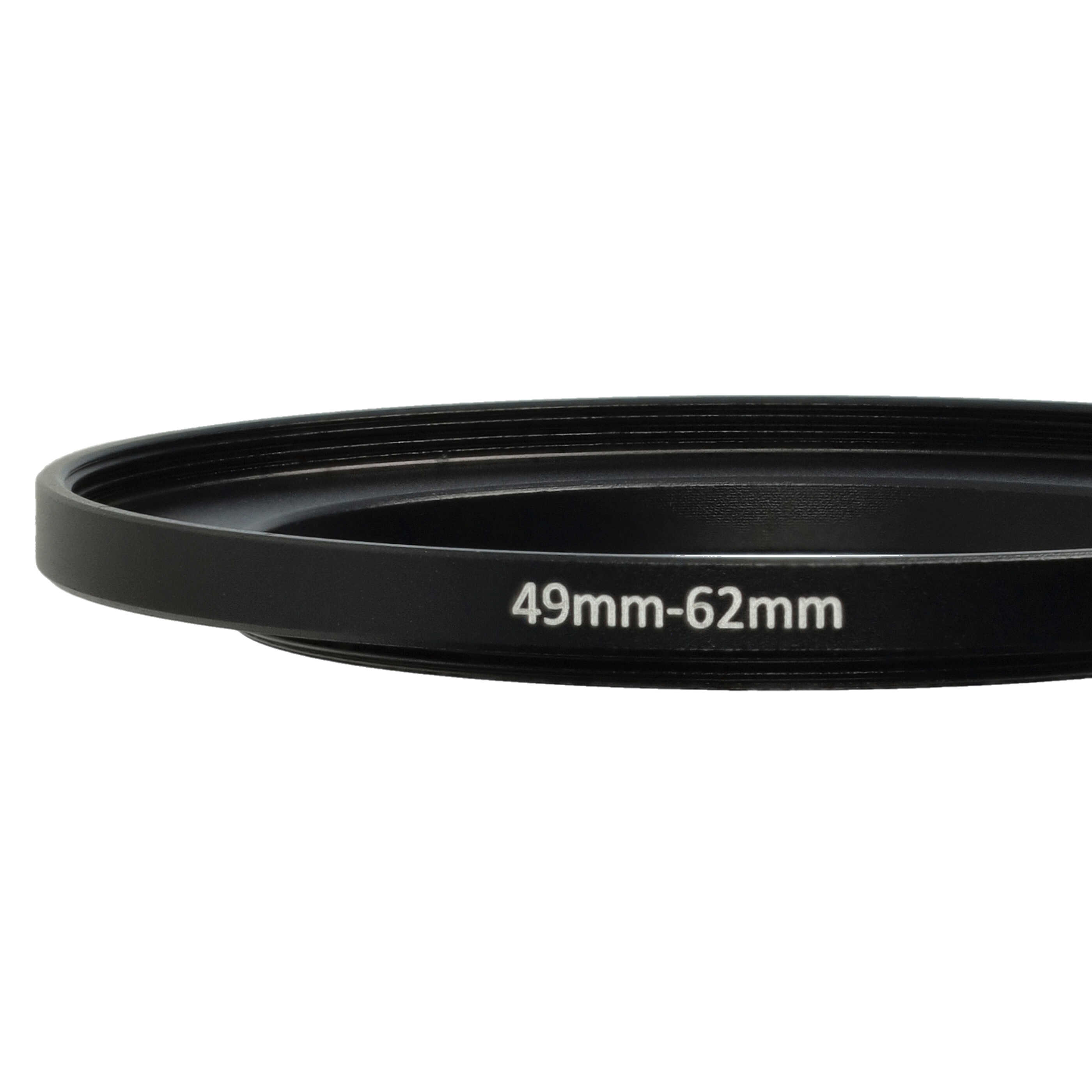 Ein schwarzer Kameraobjektivadapter mit dem weißen Text '49mm-62mm'. Es ist vor weißem Hintergrund.