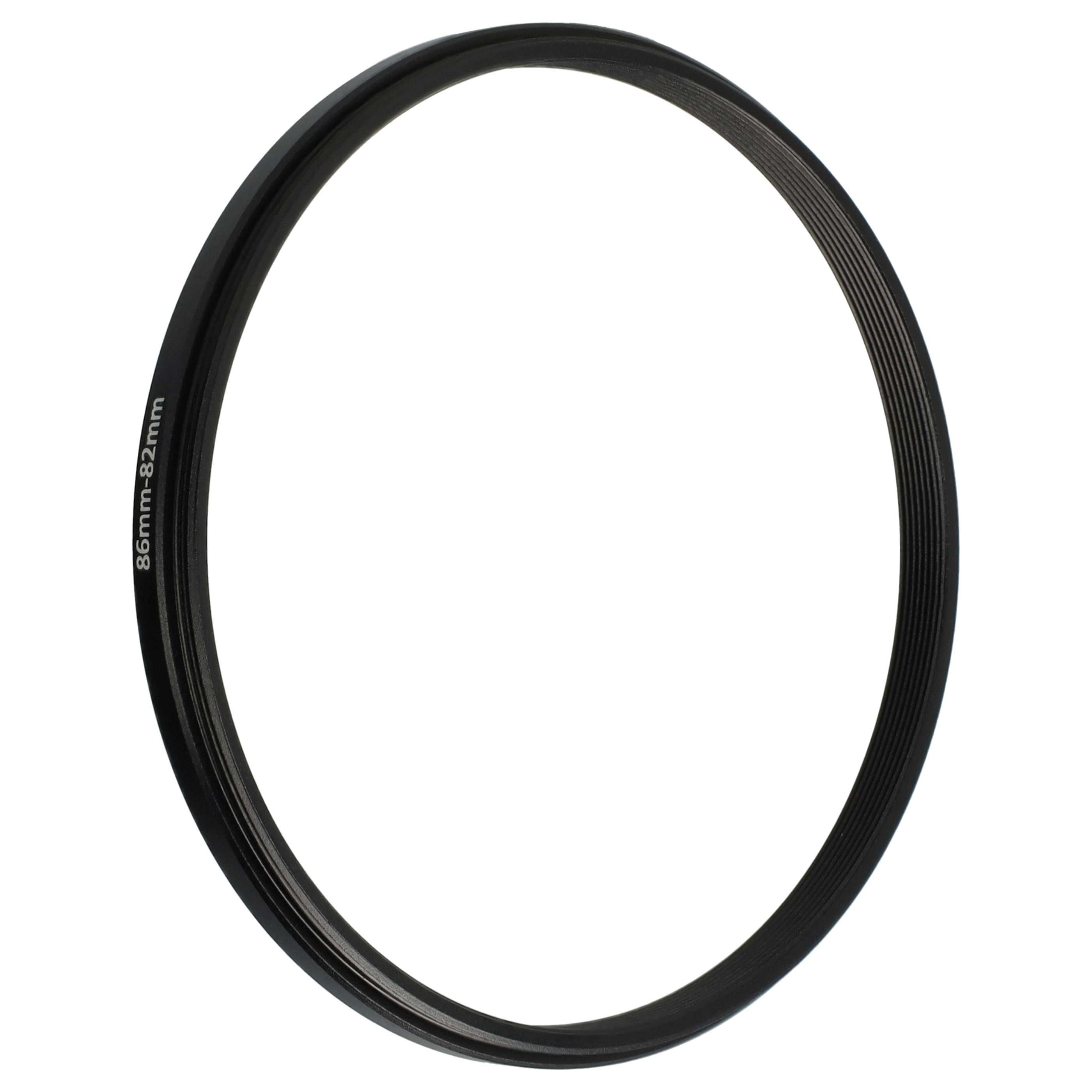 Ein schwarzer Objektivadapterring auf weißem Hintergrund. Text '86mm-82mm' befindet sich auf der linken Seite.