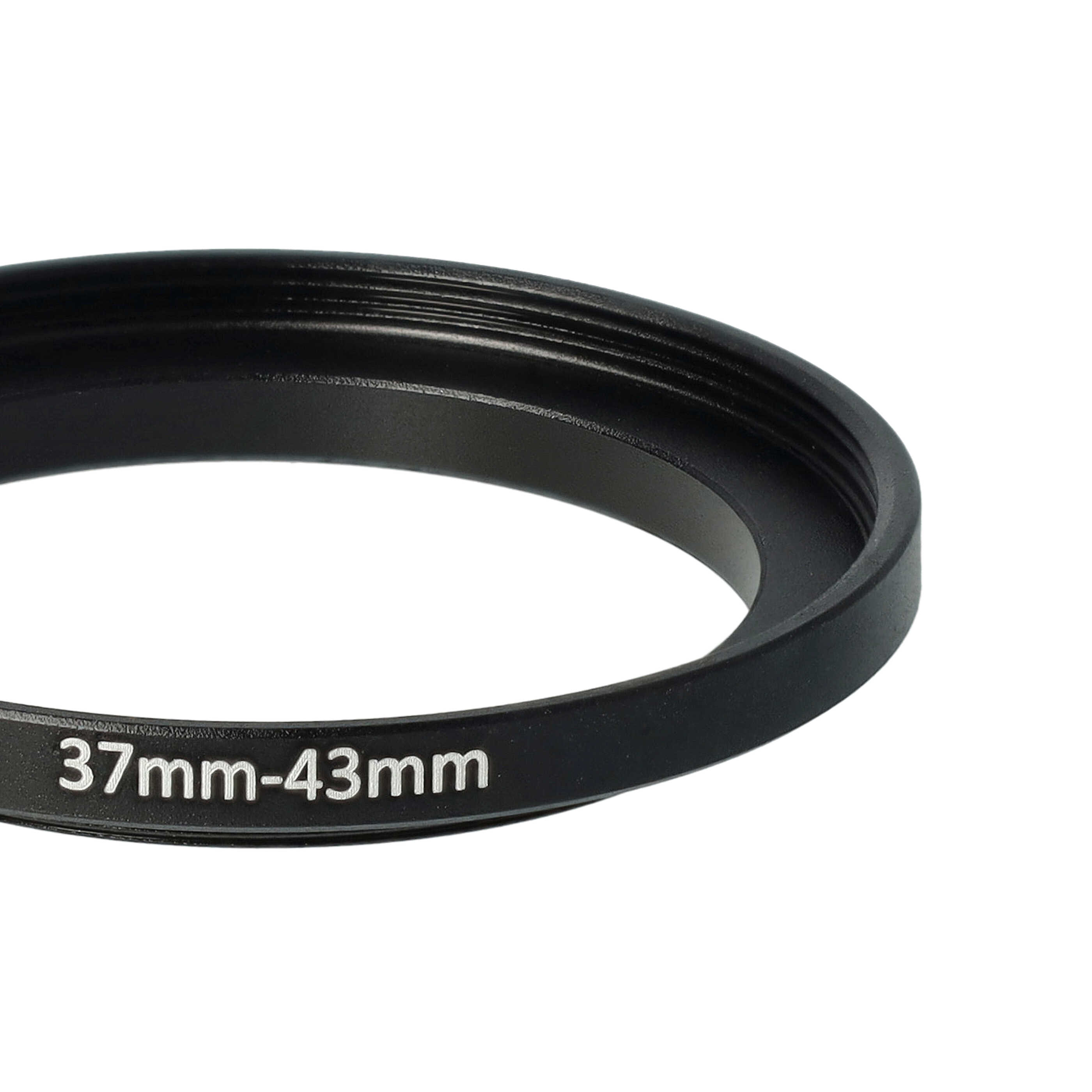 Ein schwarzer Objektivadapterring ist sichtbar. Er hat eine 37mm-43mm-Markierung am Rand, vor weißem Hintergrund.