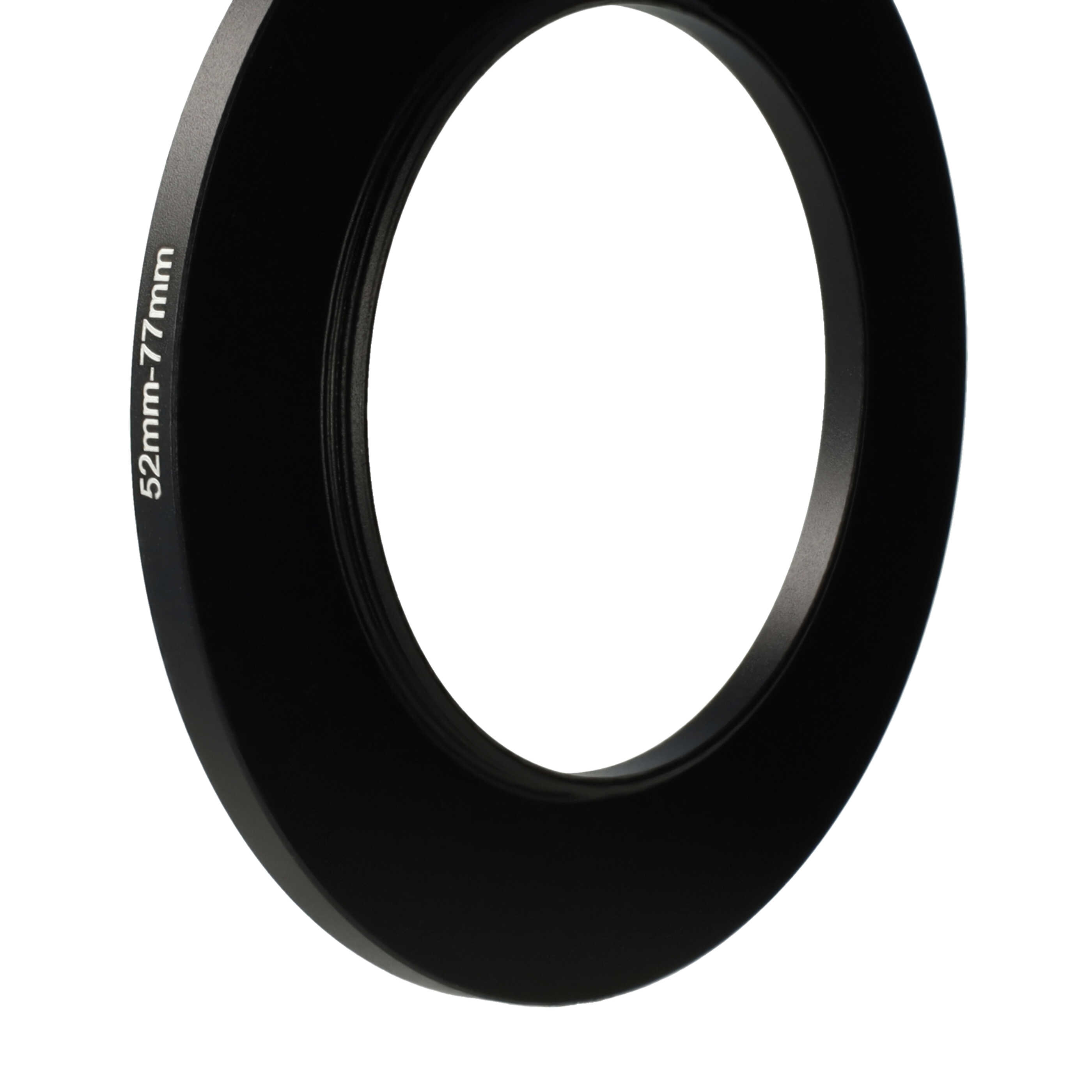 Ein schwarzer Objektivadapterring mit 52mm-77mm Text auf weißem Hintergrund. Er hat eine kreisförmige Öffnung.