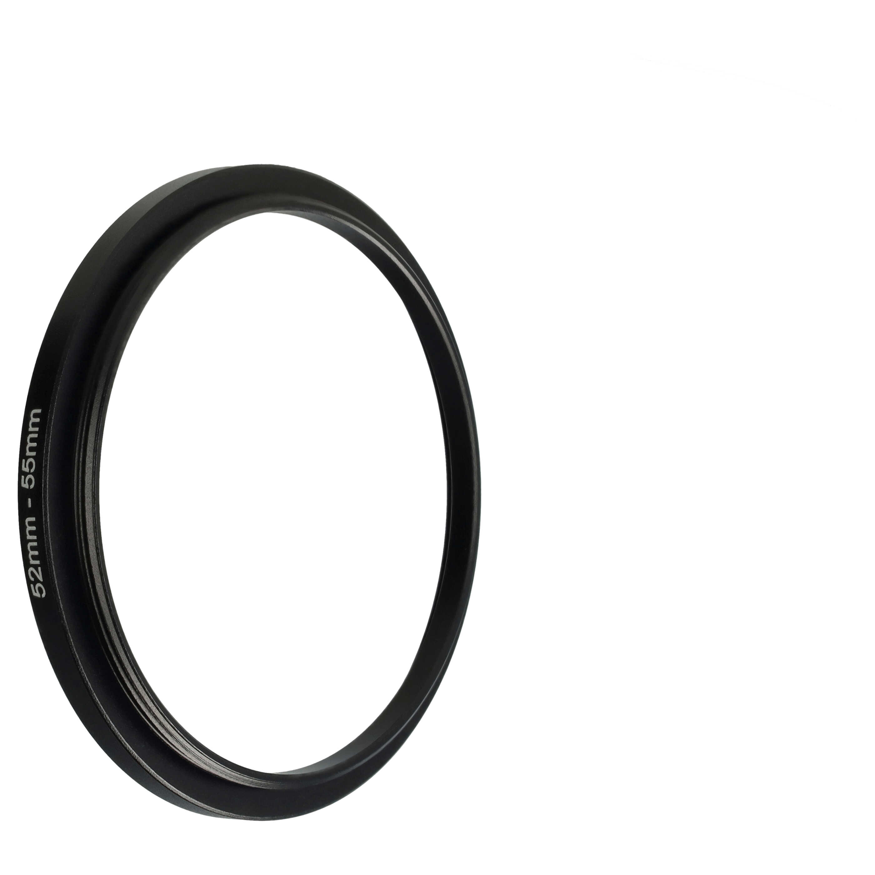 Ein schwarzer Objektivadapterring mit der Aufschrift 52 mm - 55 mm, isoliert vor weißem Hintergrund.