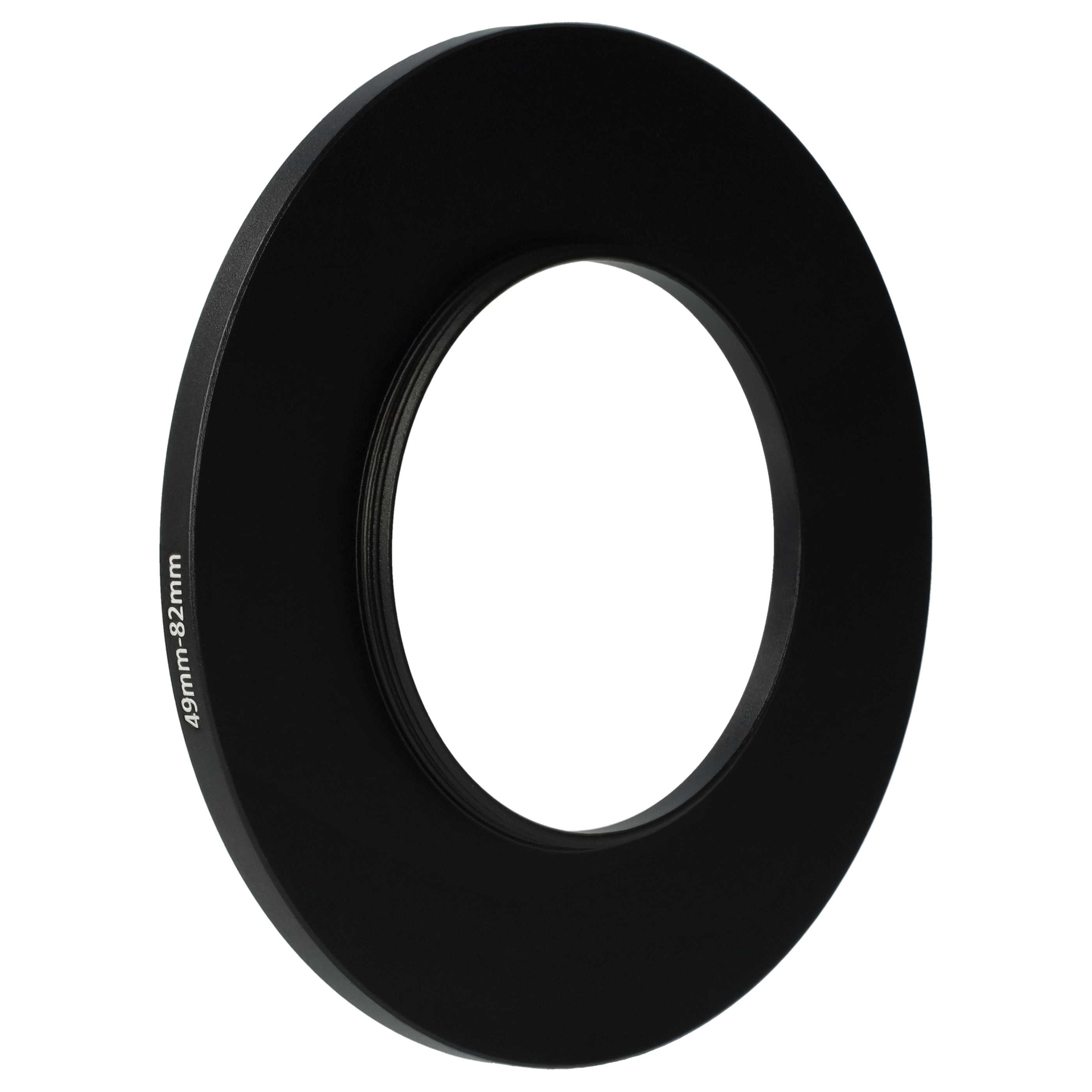 Schwarzer Objektivadapterring mit großem Mittelloch. Text auf dem Ring: 49mm-82mm. Der Hintergrund ist weiß.