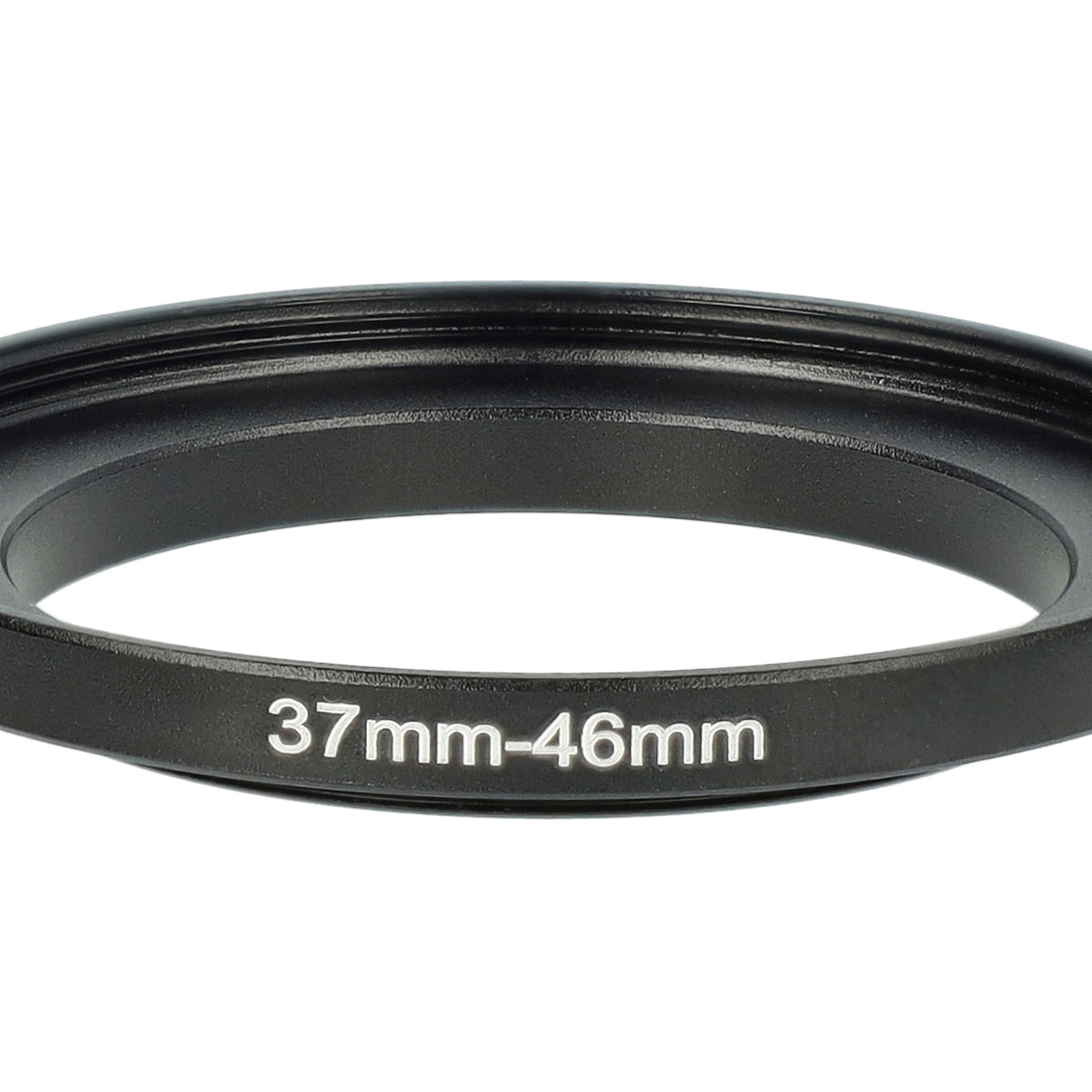 Ein schwarzer Metallring mit dem weißen Text '37mm-46mm'. Der Hintergrund ist weiß.
