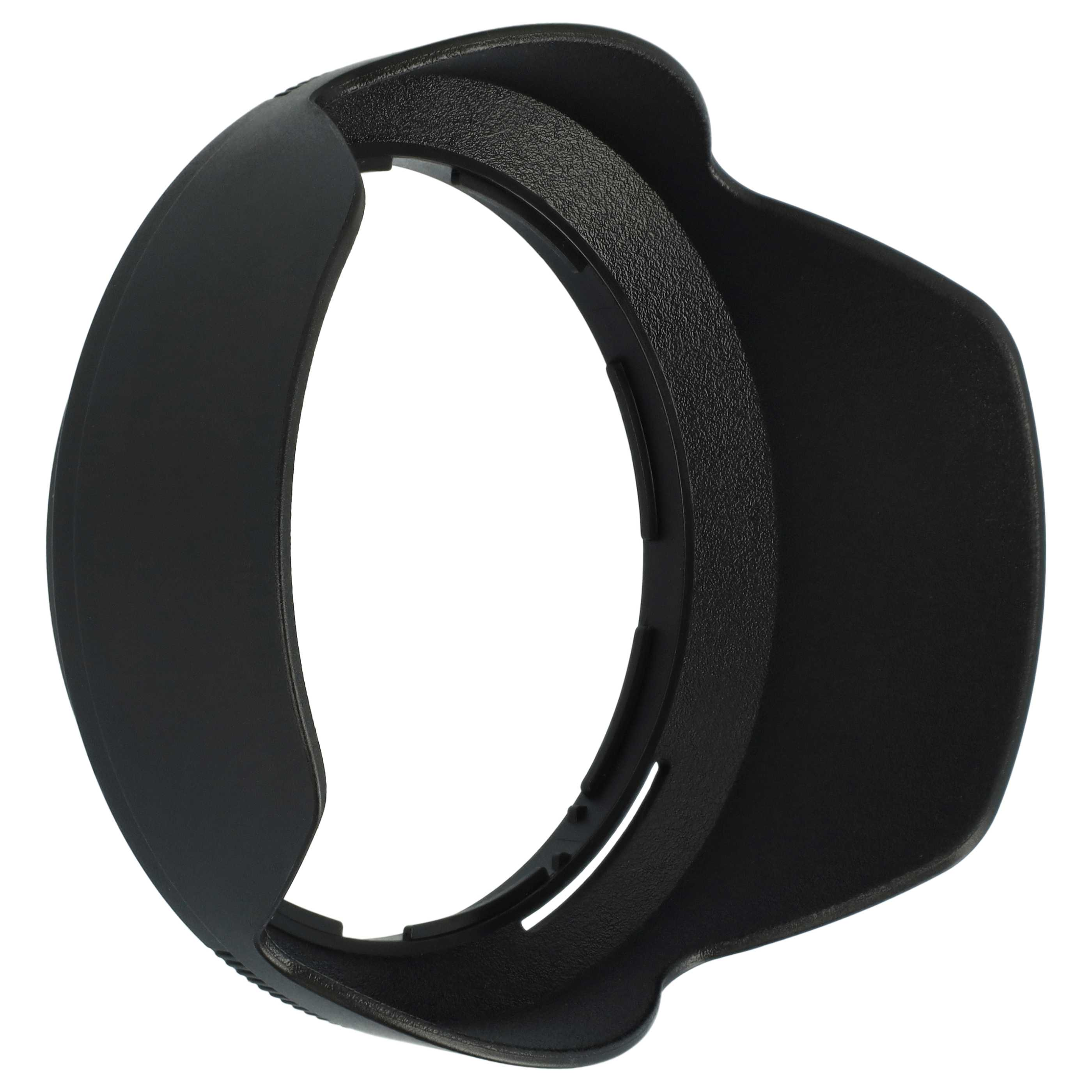 Eine schwarze Objektiv-Gegenlichtblende, geformt wie ein Ring mit gebogener Krempe, vor weißem Hintergrund.