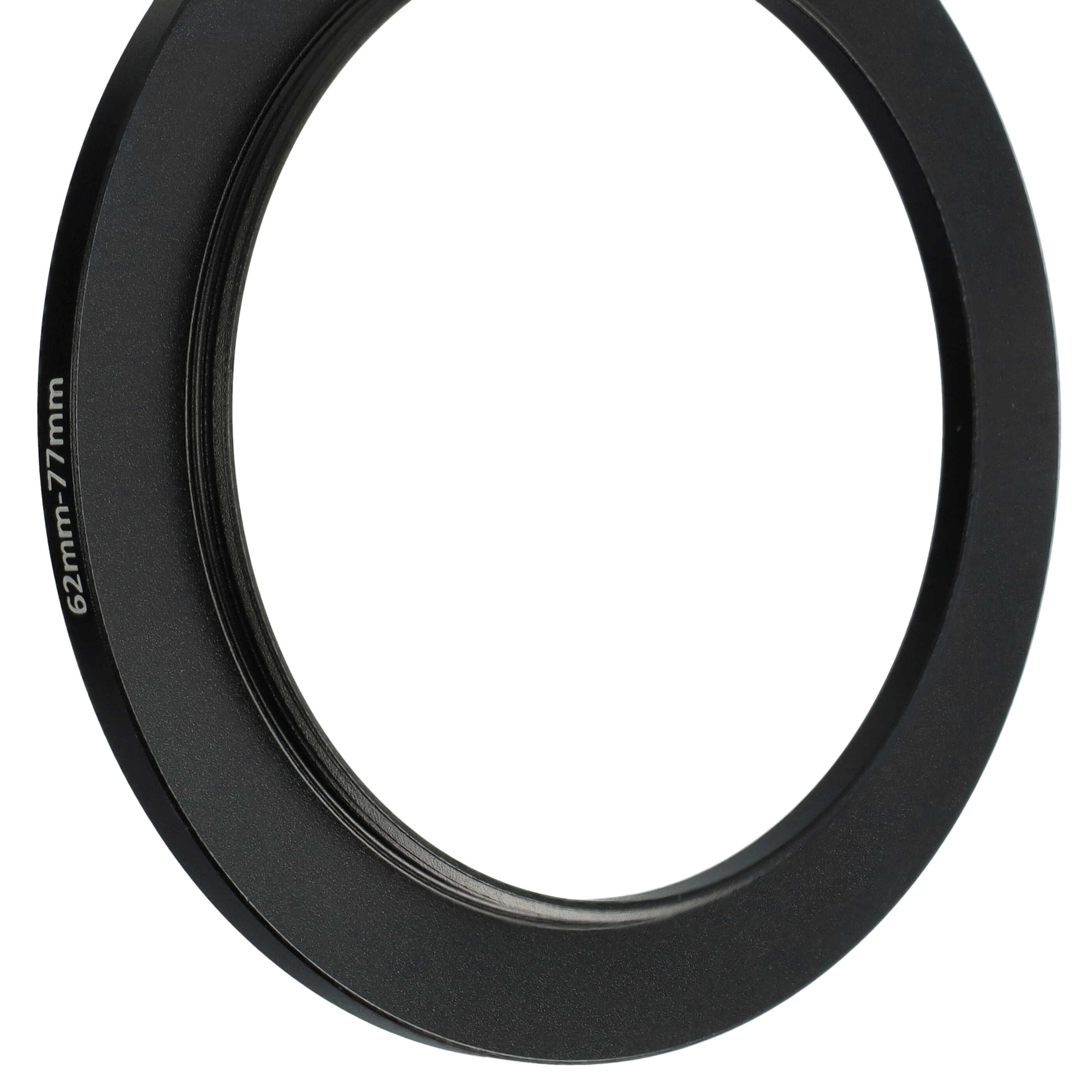 Ein schwarzer Metallring, 62 mm-77 mm, vor weißem Hintergrund. Der Ring hat eine strukturierte Oberfläche und ist rund mit einem Loch.