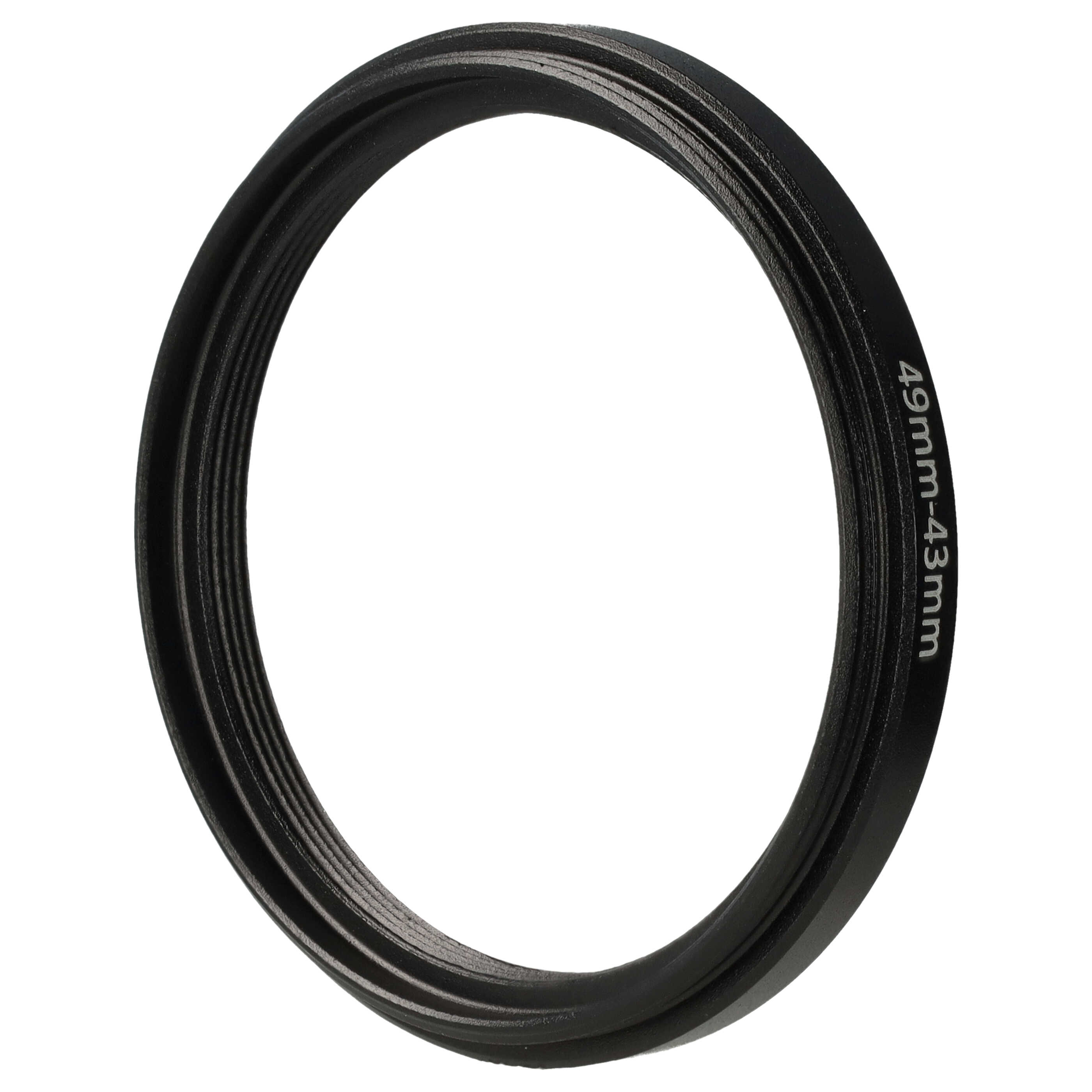 Ein schwarzer Objektivadapterring mit dem Text 49mm-43mm, vor weißem Hintergrund.