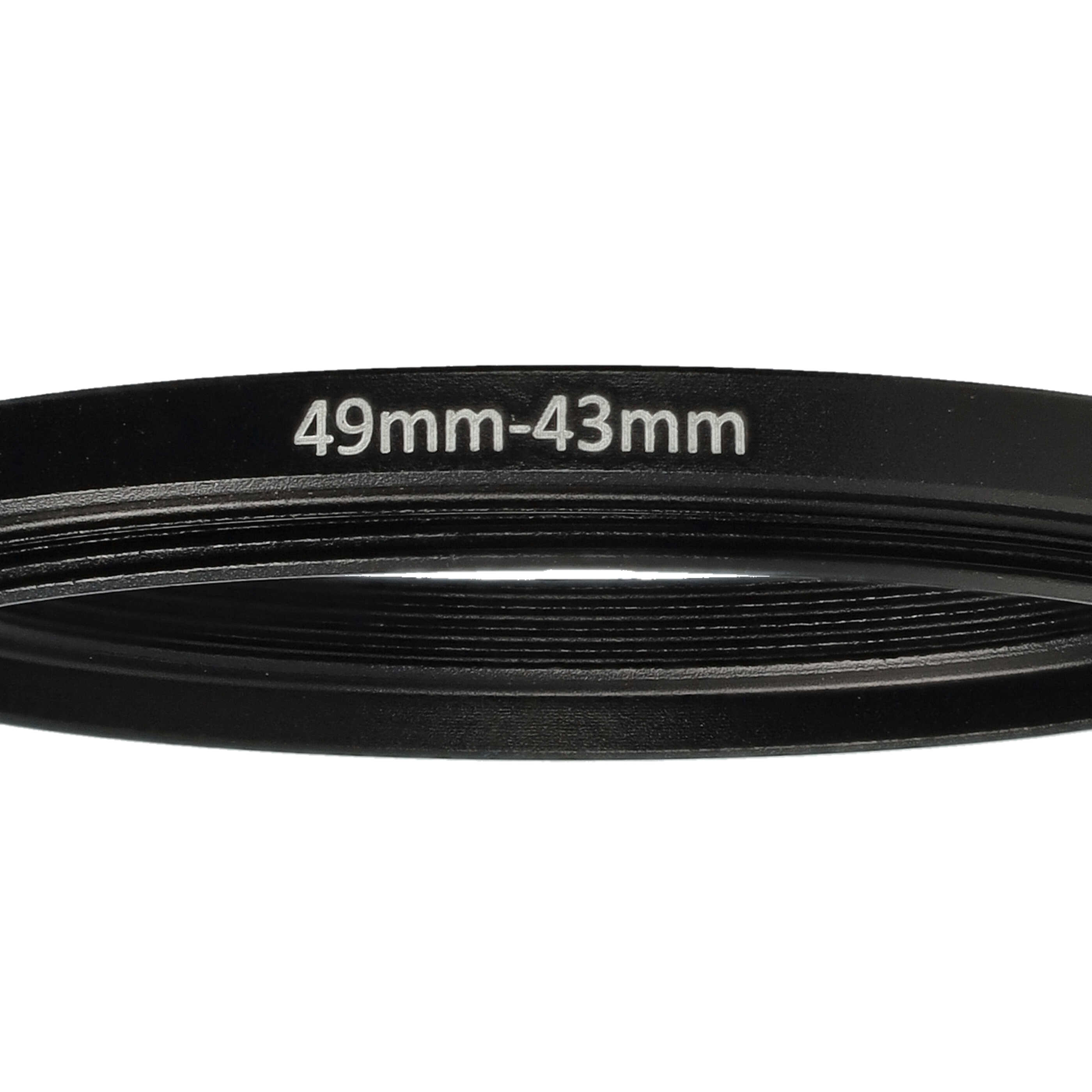 Ein schwarzer Metallring mit dem weißen Text '49mm-43mm'. Der Hintergrund ist weiß.