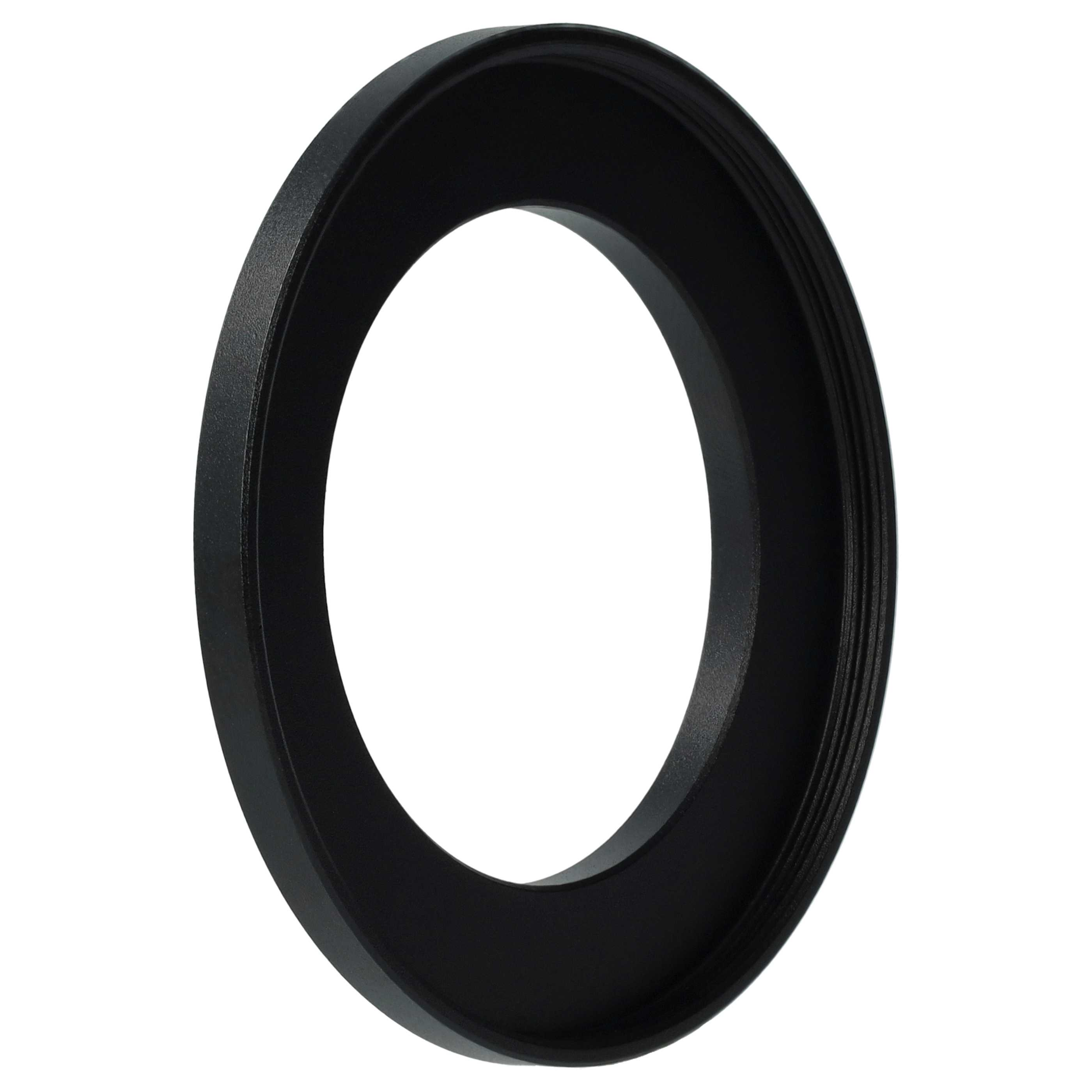 Ein schwarzer, kreisförmiger Objektivadapterring ist vor weißem Hintergrund zentriert.