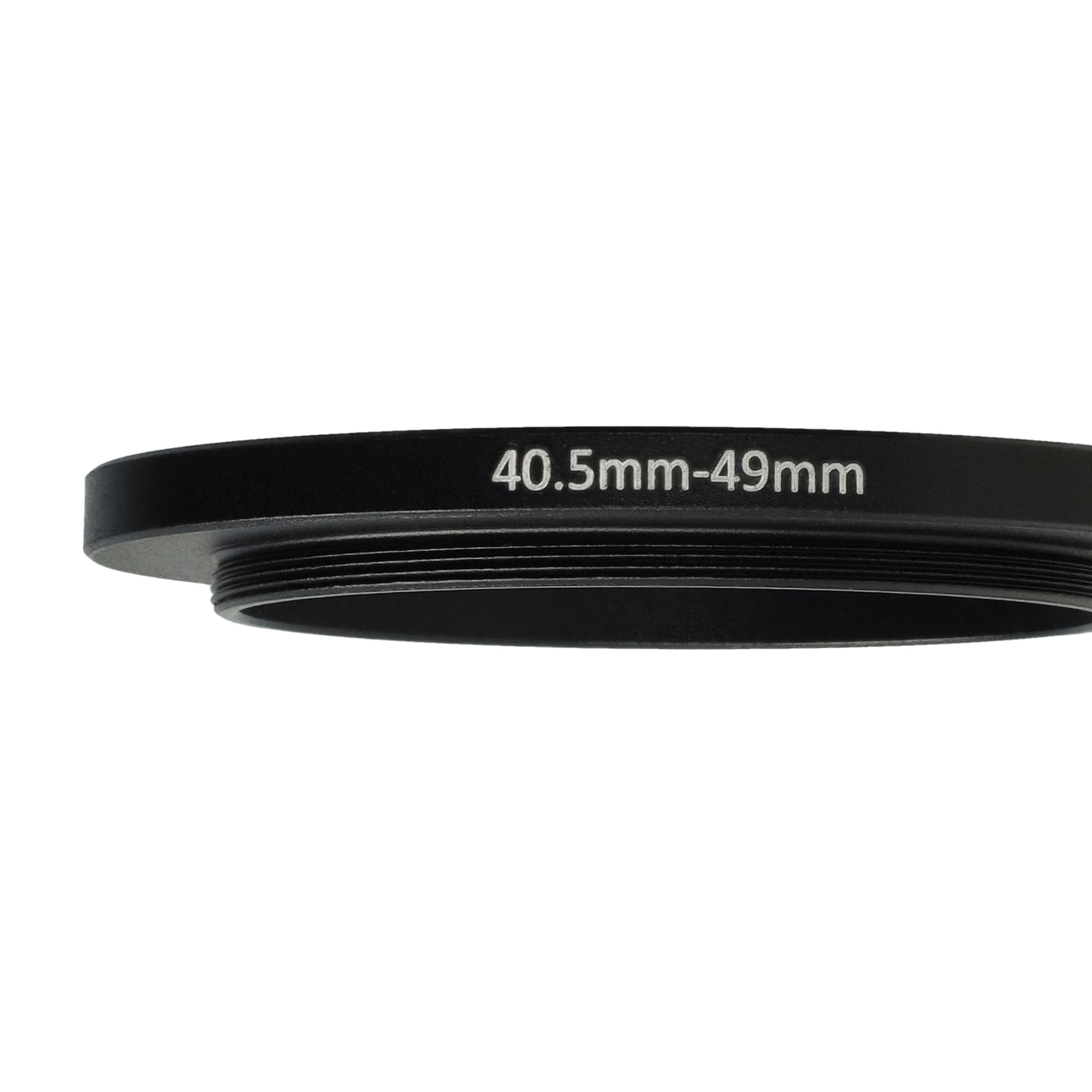Ein schwarzer Kameraobjektivadapter mit weißem Text '40,5mm-49mm' vor weißem Hintergrund.