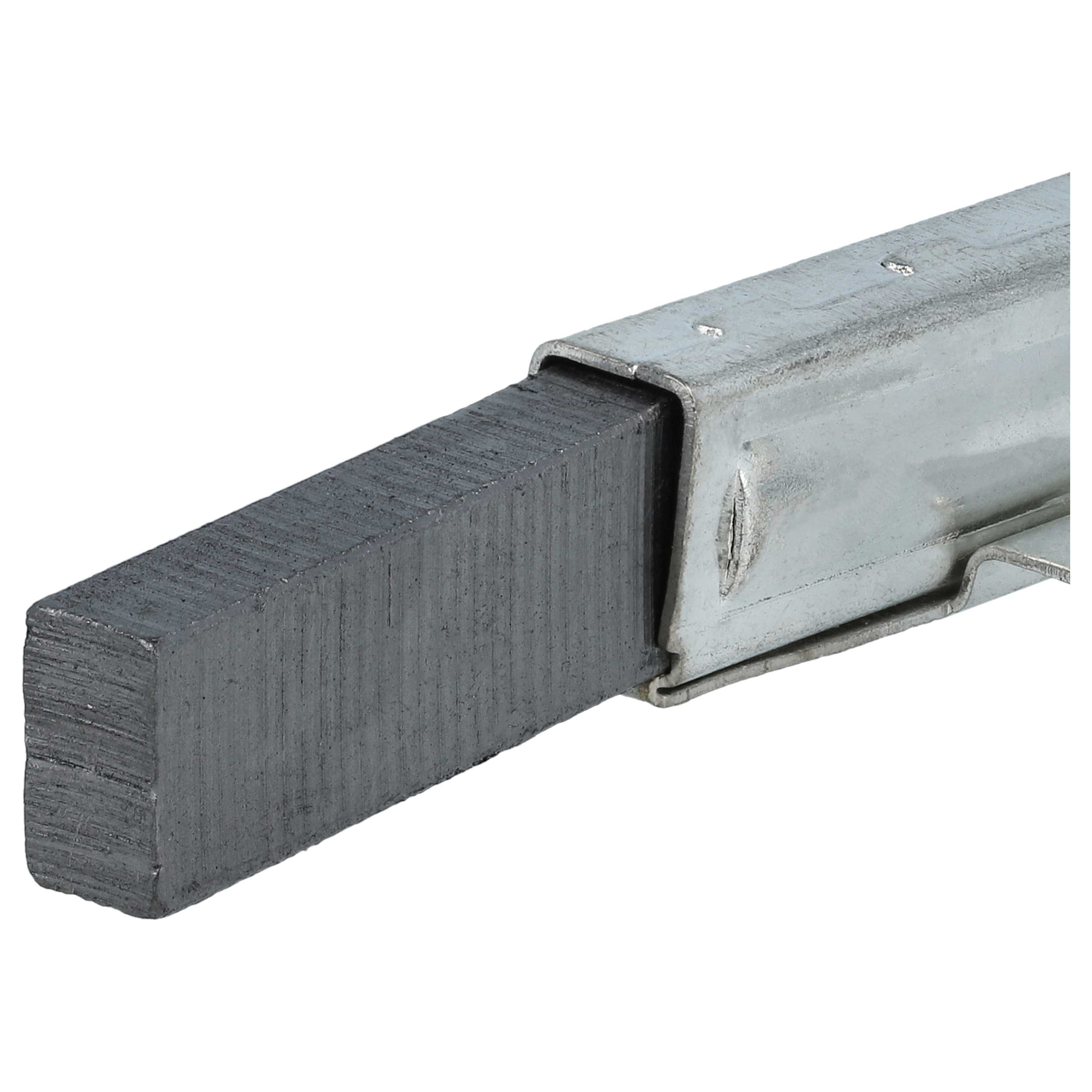 Ein dunkelgraues rechteckiges Objekt ist teilweise in einer silbernen Metallhalterung vor weißem Hintergrund eingeschlossen.