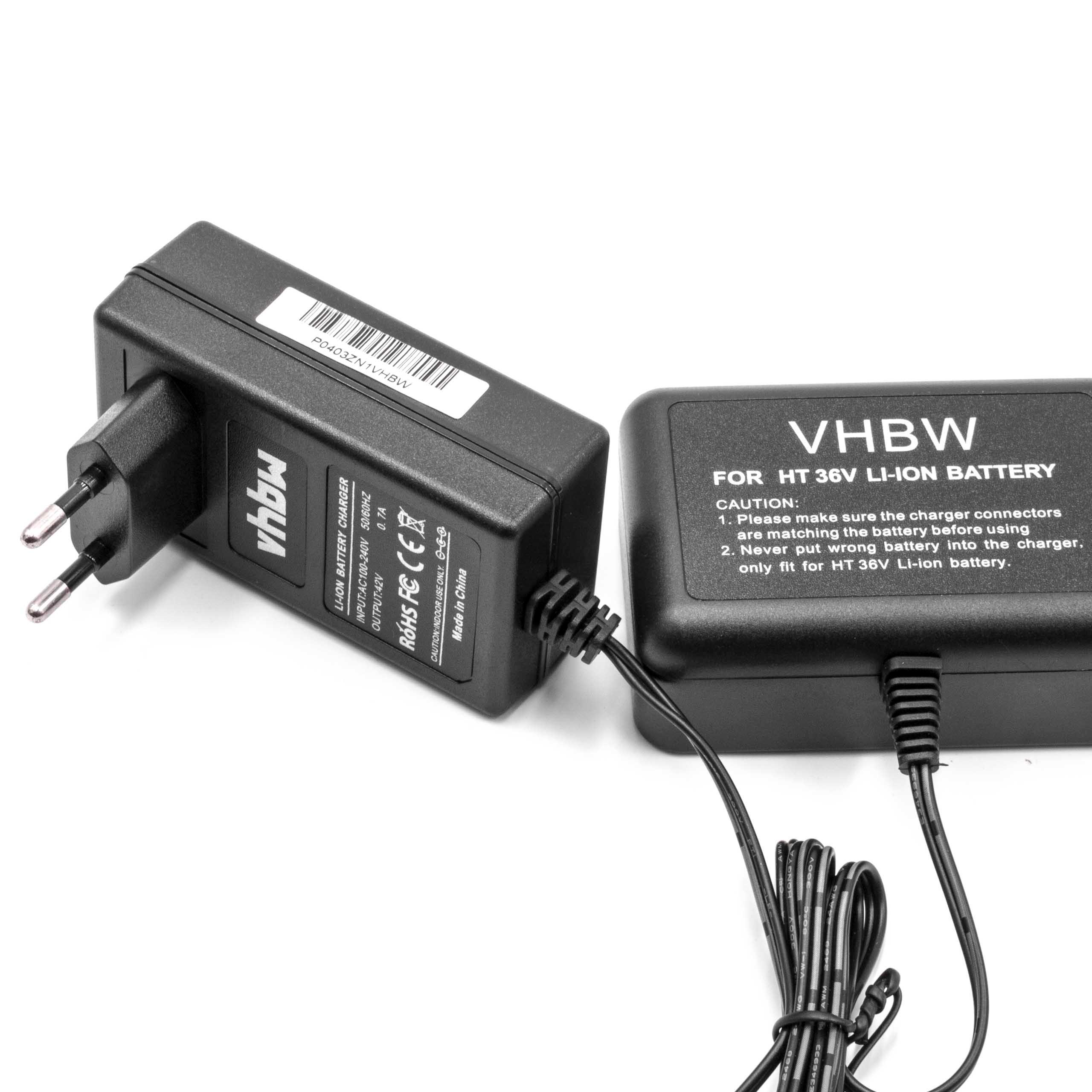 Schwarze Ladegeräte, eines eingesteckt, beschriftet mit VHBW, für HT 36V Li-Ionen-Akku. Kabel und weißer Hintergrund.