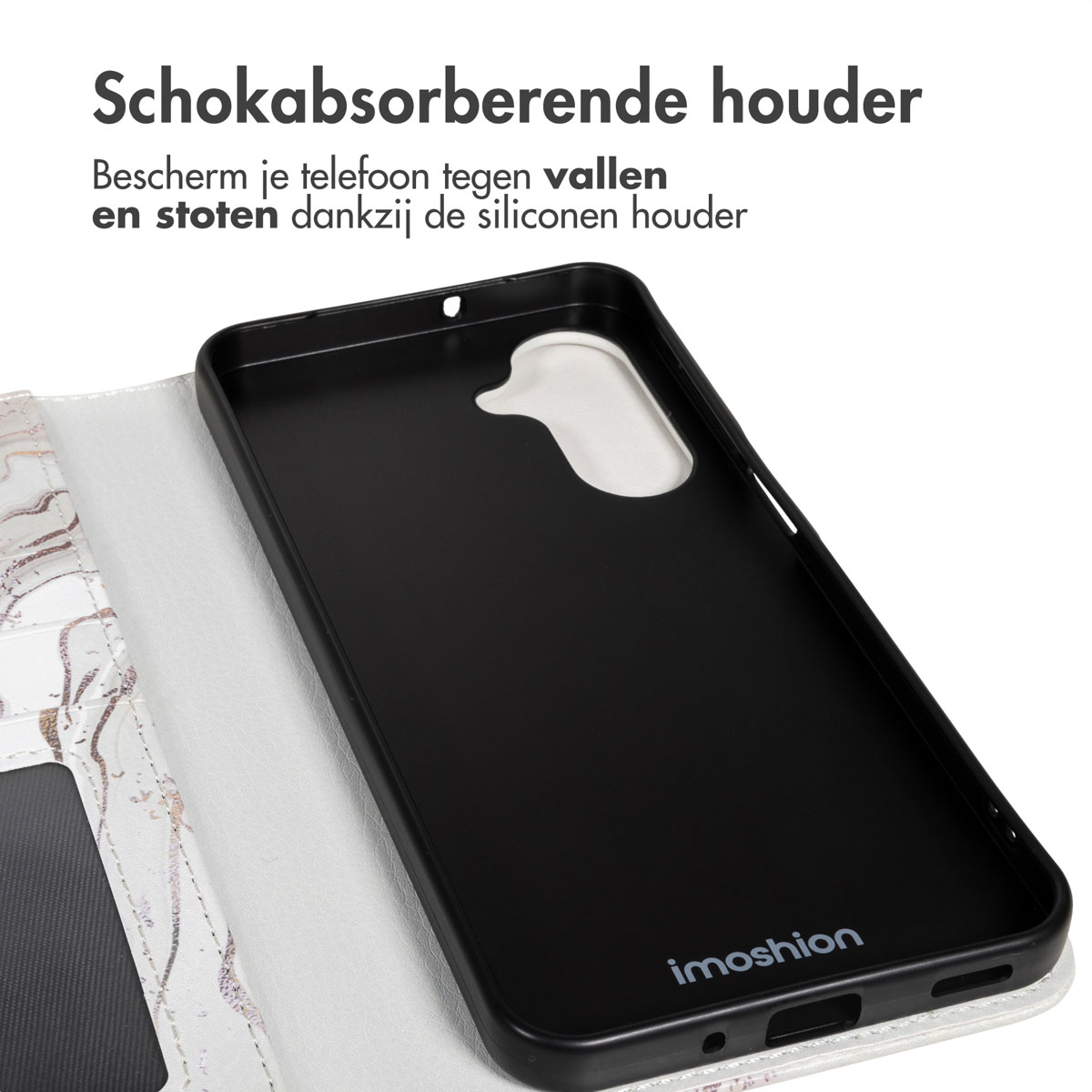 Zwarte telefoonhoes met de merknaam imoshion. De hoes beschermt tegen vallen en stoten. Wit en goud patroon aan de linkerkant.