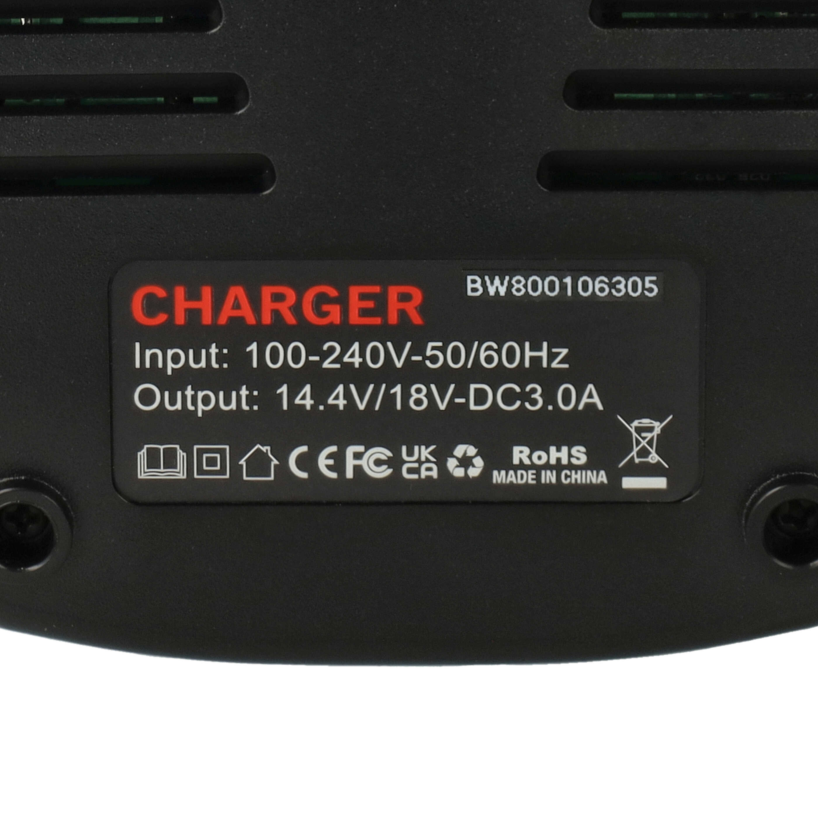Ein schwarzes Ladegerät mit weißem Text. Es steht 'CHARGER', Eingangs-/Ausgangsdaten, Sicherheitszertifizierungen und 'MADE IN CHINA'.