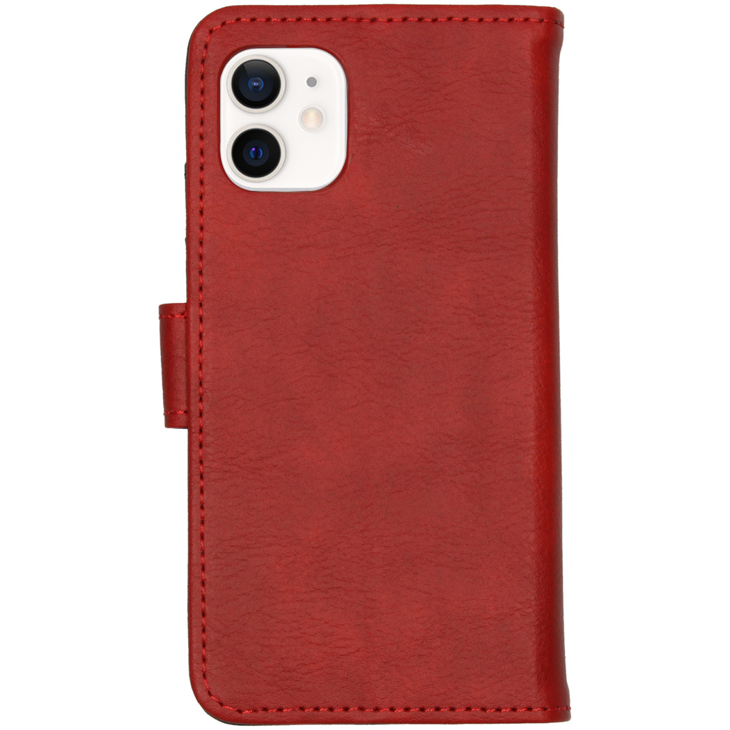 Étui de téléphone en cuir rouge avec une découpe pour l'appareil photo et une fermeture magnétique. L'étui est fermé, montrant l'avant.