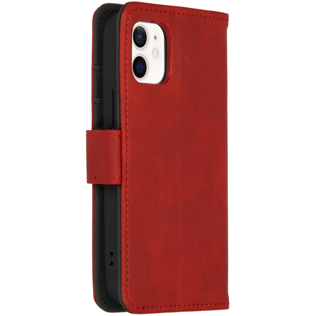 Étui de téléphone en cuir rouge avec intérieur noir. L'étui a un rabat avec fermeture magnétique.