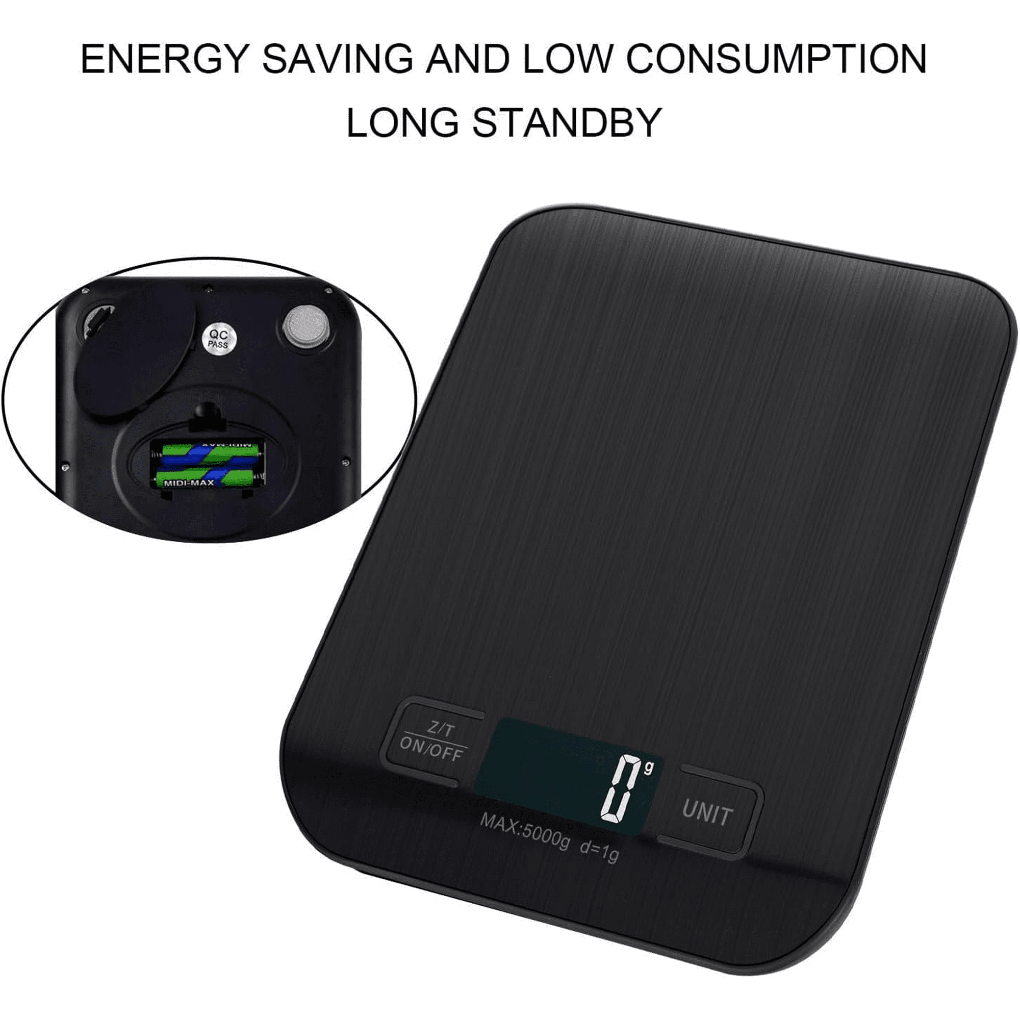 Schwarze digitale Küchenwaage mit digitaler Anzeige, die '0' anzeigt. Sie hat einen runden Einsatz mit Batterien. Text: Energiesparen, geringer Verbrauch.