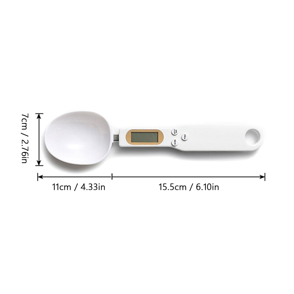 Ein weißer digitaler Messlöffel mit Bildschirm und Knöpfen. Abmessungen sind beschriftet: 11cm, 15,5cm und 7cm.