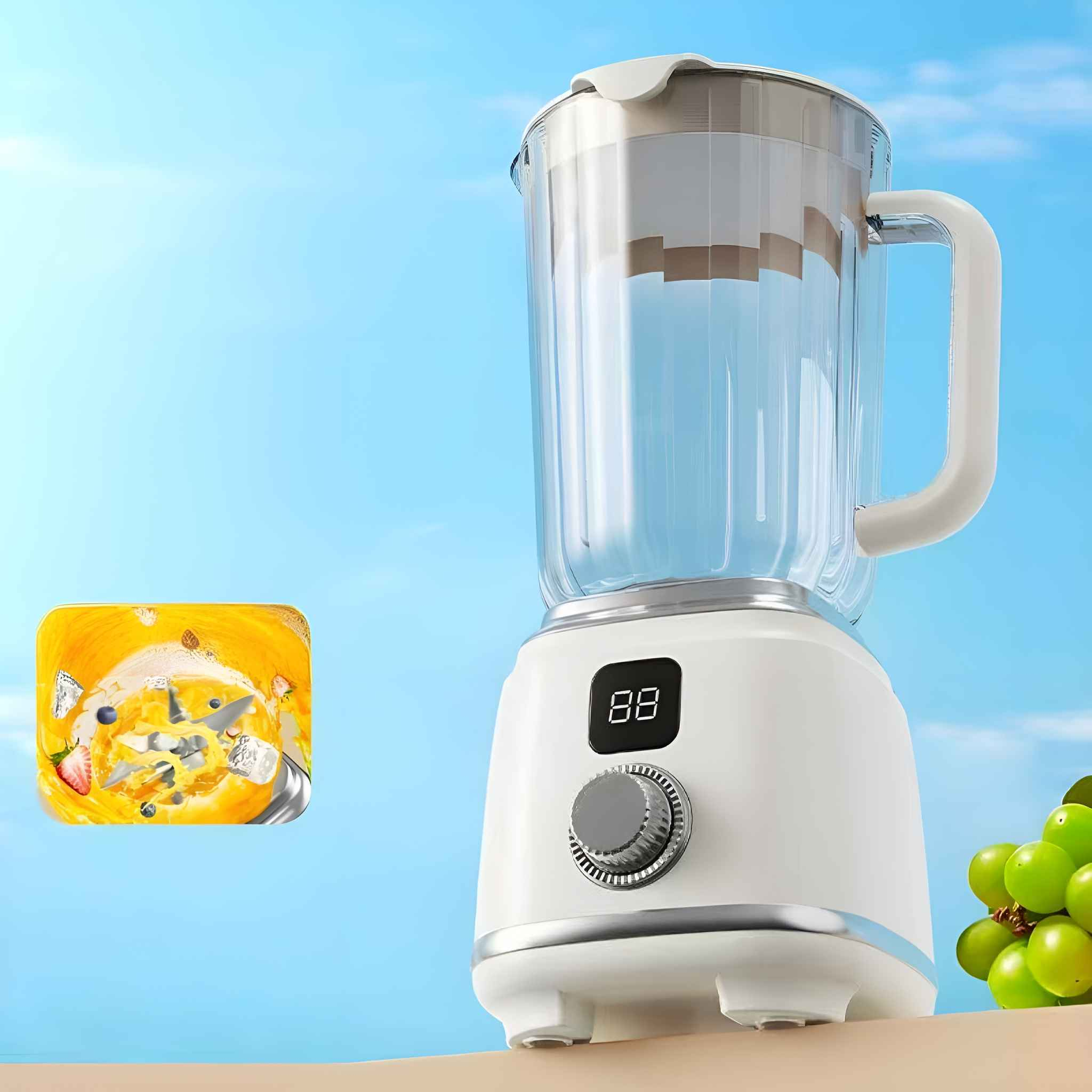 Ein weißer Mixer mit einem durchsichtigen Glasbehälter. Ein kleines Bild von gemischten Früchten befindet sich links. Trauben rechts.