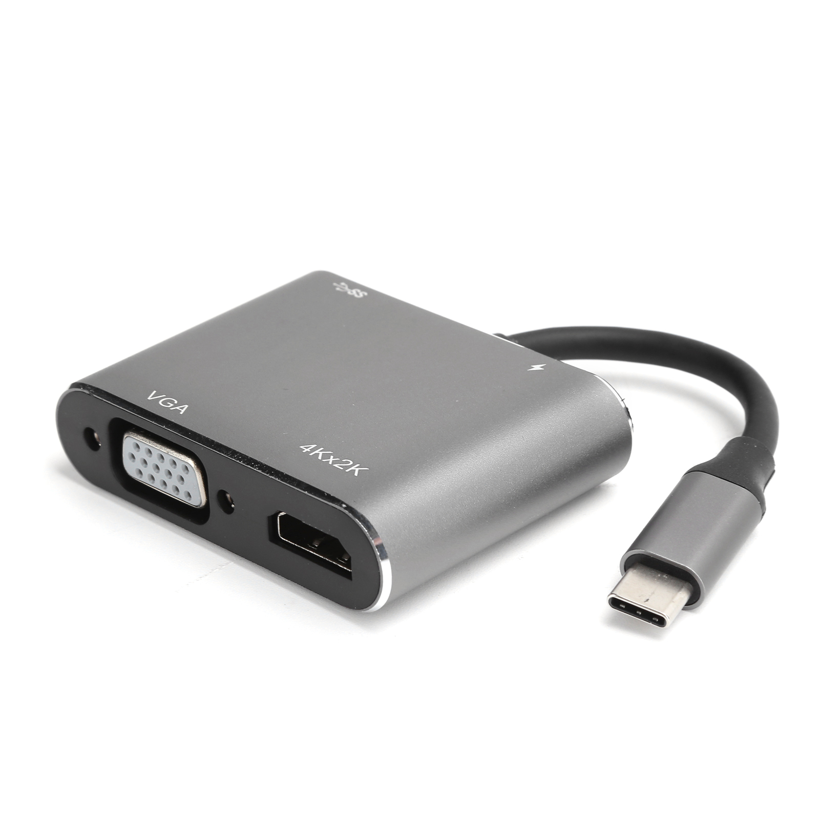 Ein grauer USB-C-Adapter mit VGA-, HDMI- und USB-Anschlüssen. Er hat ein schwarzes Kabel und einen USB-C-Anschluss. Weißer Hintergrund.