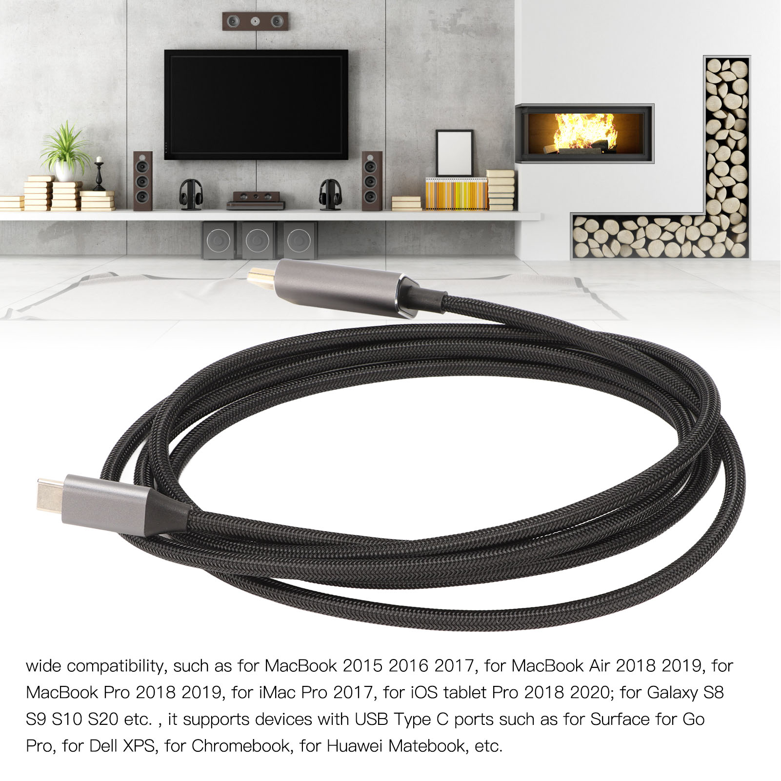 Ein schwarzes USB-C-Kabel liegt vor einem Fernseh-Setup. Der Hintergrund zeigt einen Kamin und Regale mit Dekoration.