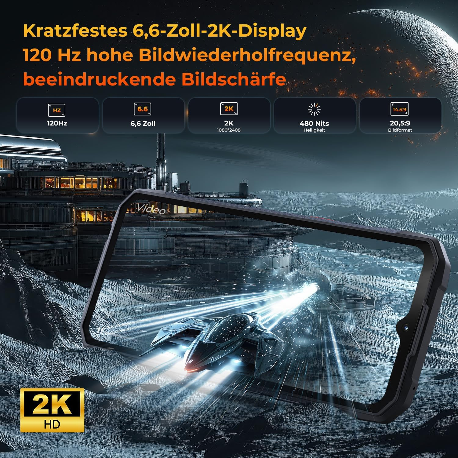 Ein Smartphone-Bildschirm zeigt ein Raumschiff, das über einem Planeten fliegt, mit Textüberlagerung. Das Telefon wird in einem schwarzen Rahmen gehalten.