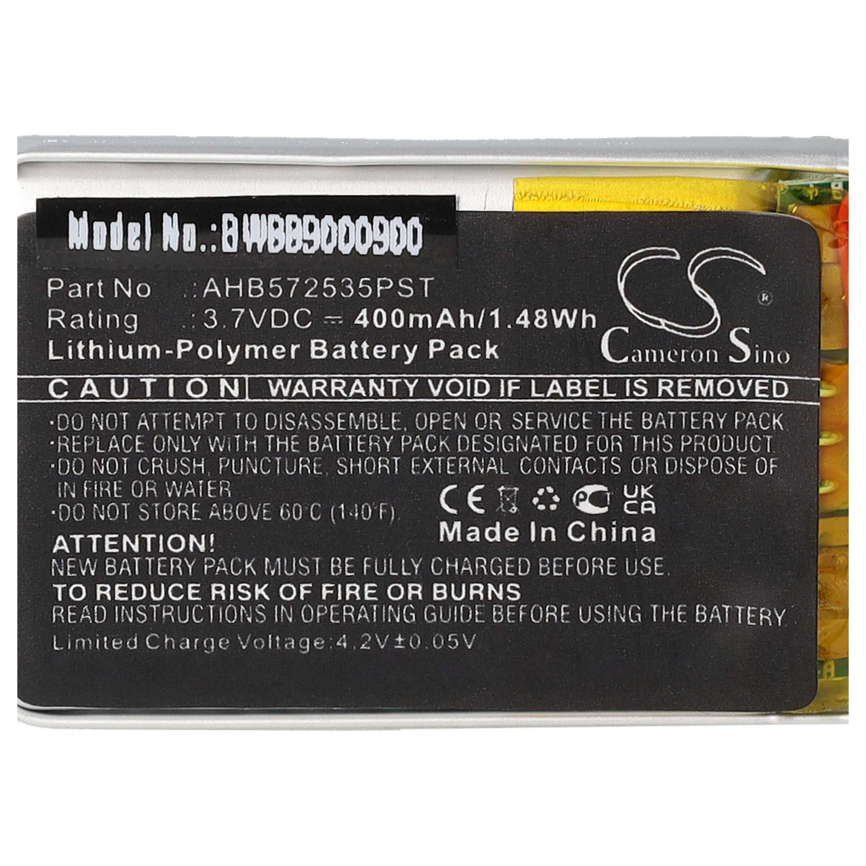 Ein schwarzes Batterielabel mit weißem Text. Es enthält Warnungen, Modell- und Teilenummern sowie Spezifikationen.