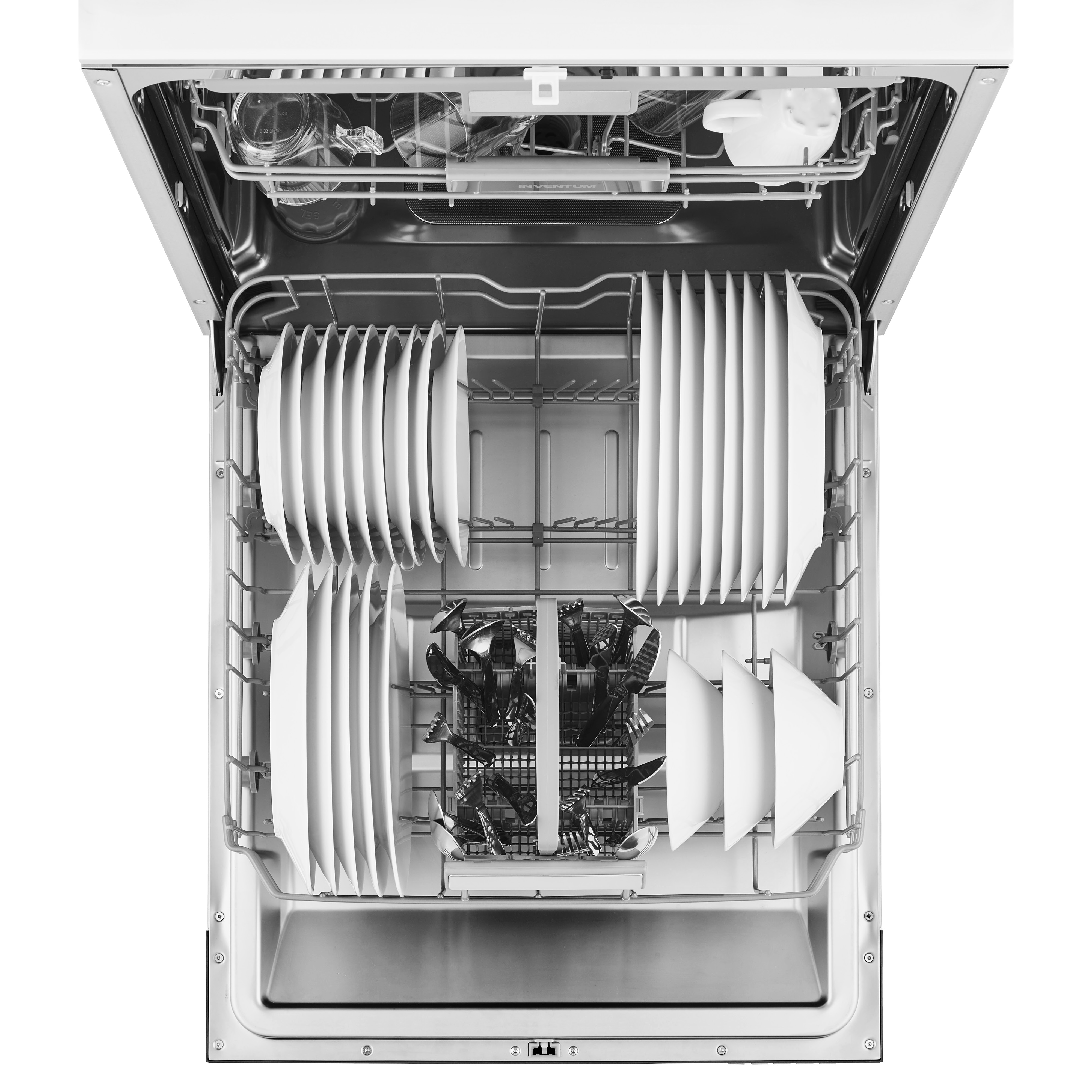 Open vaatwasser interieur. Witte borden aan beide zijden. Bestekmand in het midden.