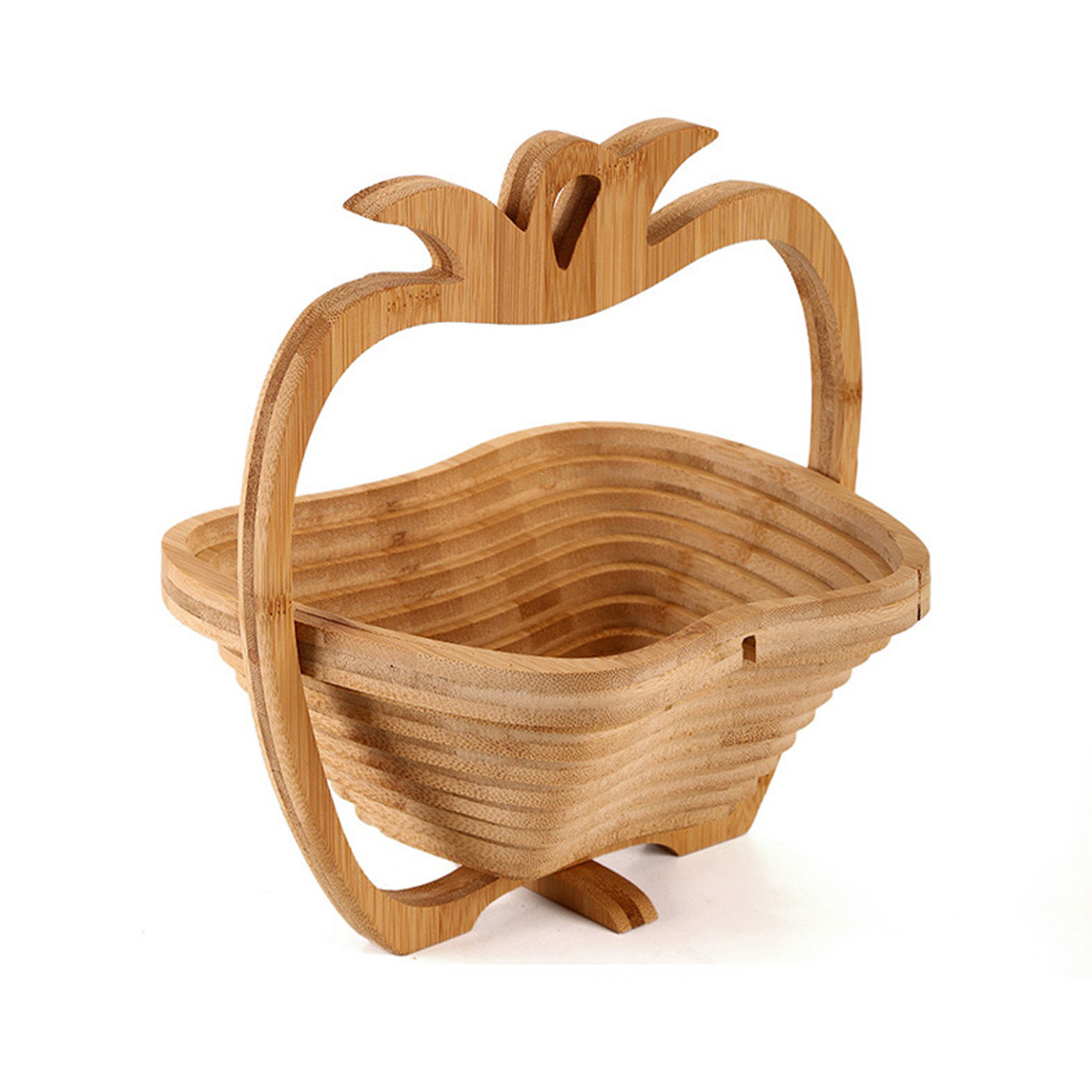 Ein holzförmiger Apfelkorb mit Griff. Der Korb besteht aus geschichteten Bambusstreifen, auf weißem Hintergrund.