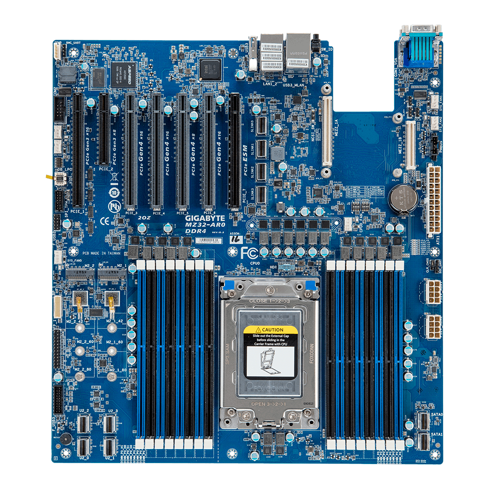 Una scheda madre blu Gigabyte MZ32-ARO con vari slot, connettori e componenti. Sono visibili slot neri e blu.