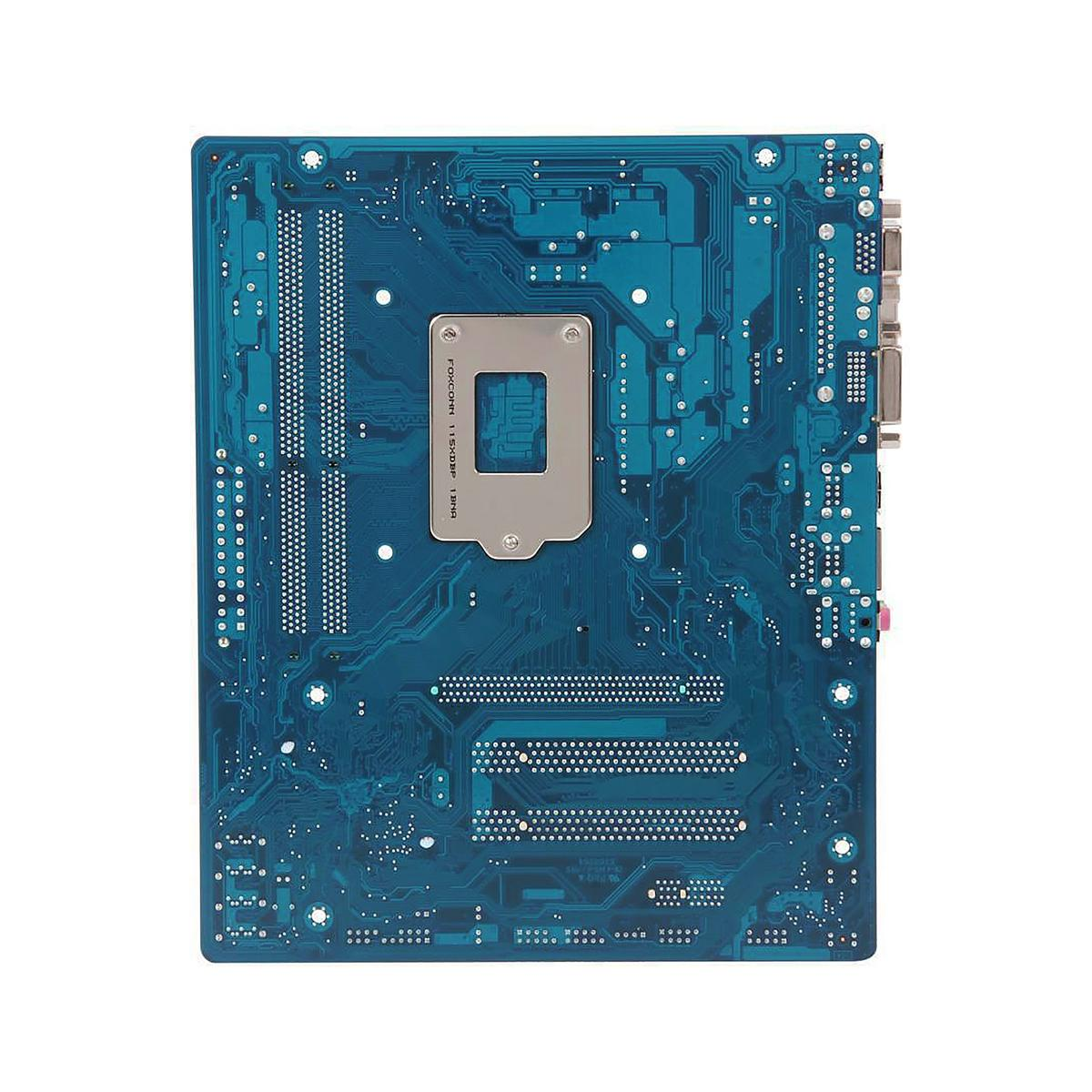 Un circuito stampato blu con componenti argentati. Ha vari connettori e slot ed è posto su uno sfondo bianco.