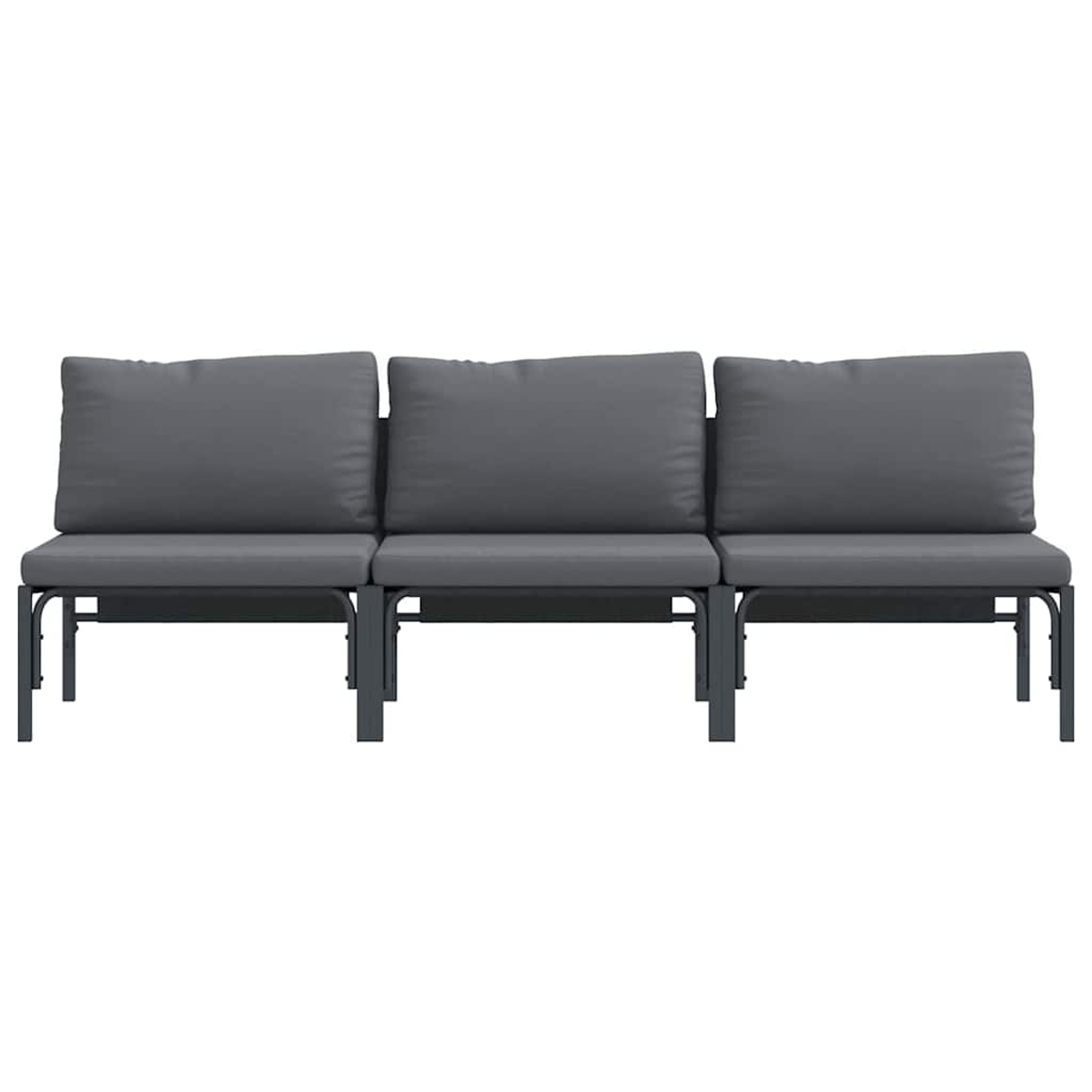Dreisitziges Outdoor-Sofa mit grauen Kissen und dunklem Metallrahmen, vor weißem Hintergrund.