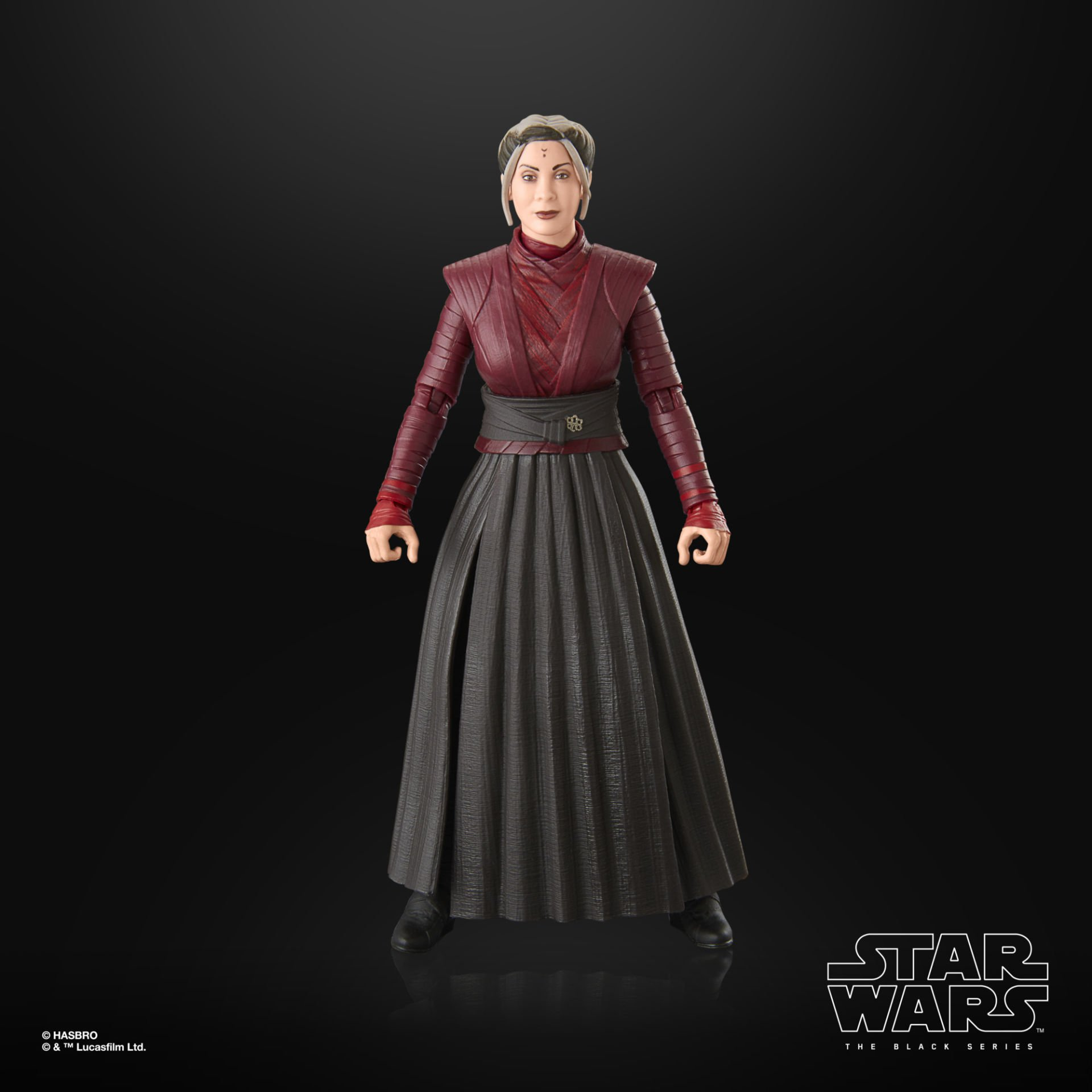 Una figura de Star Wars de una mujer con top burdeos y falda gris. Fondo negro. El logo de Black Series.