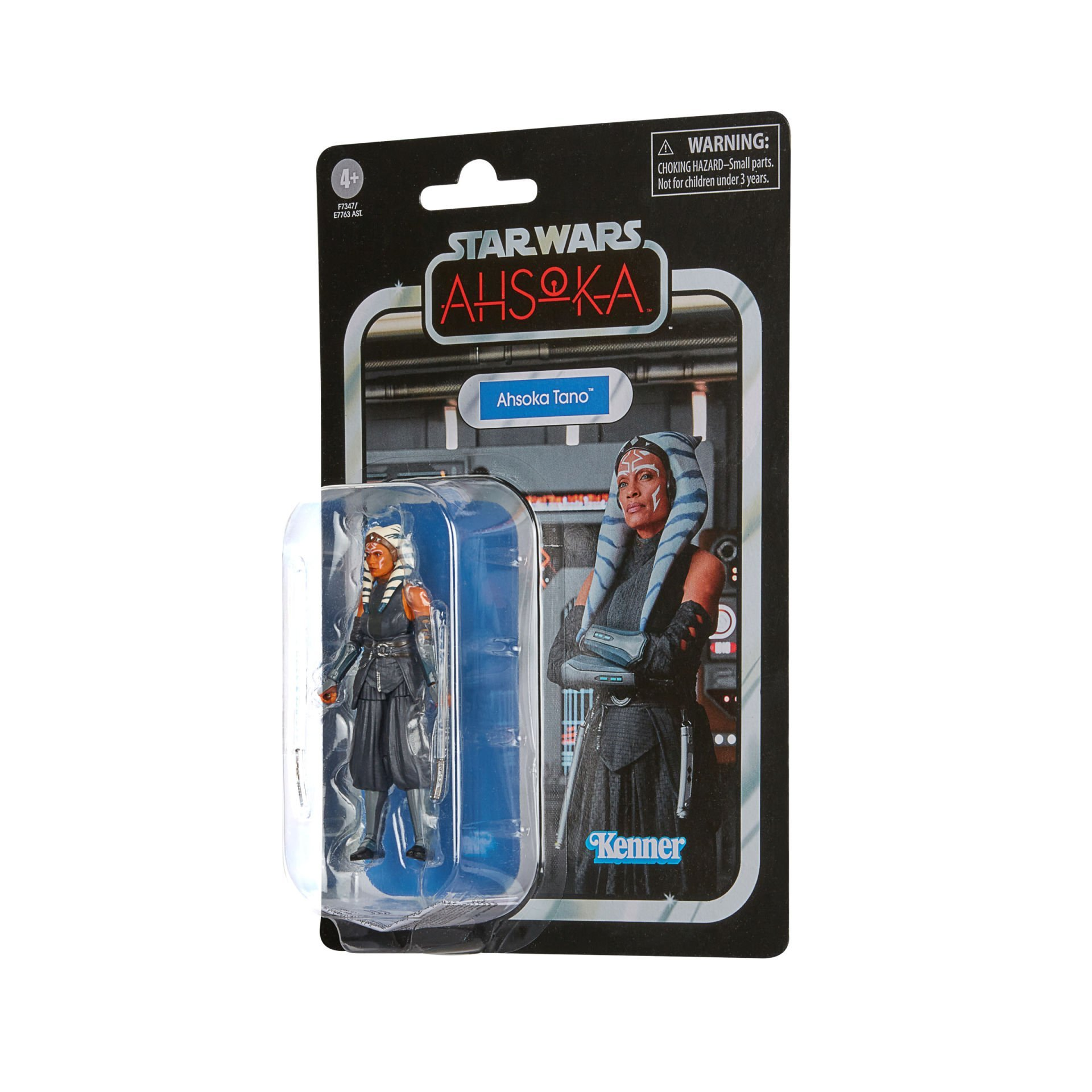 Eine Star Wars Ahsoka Tano Actionfigur befindet sich in einer Plastikhülle. Die Verpackung zeigt Ahsoka Tano Kunst und das Star Wars Logo.