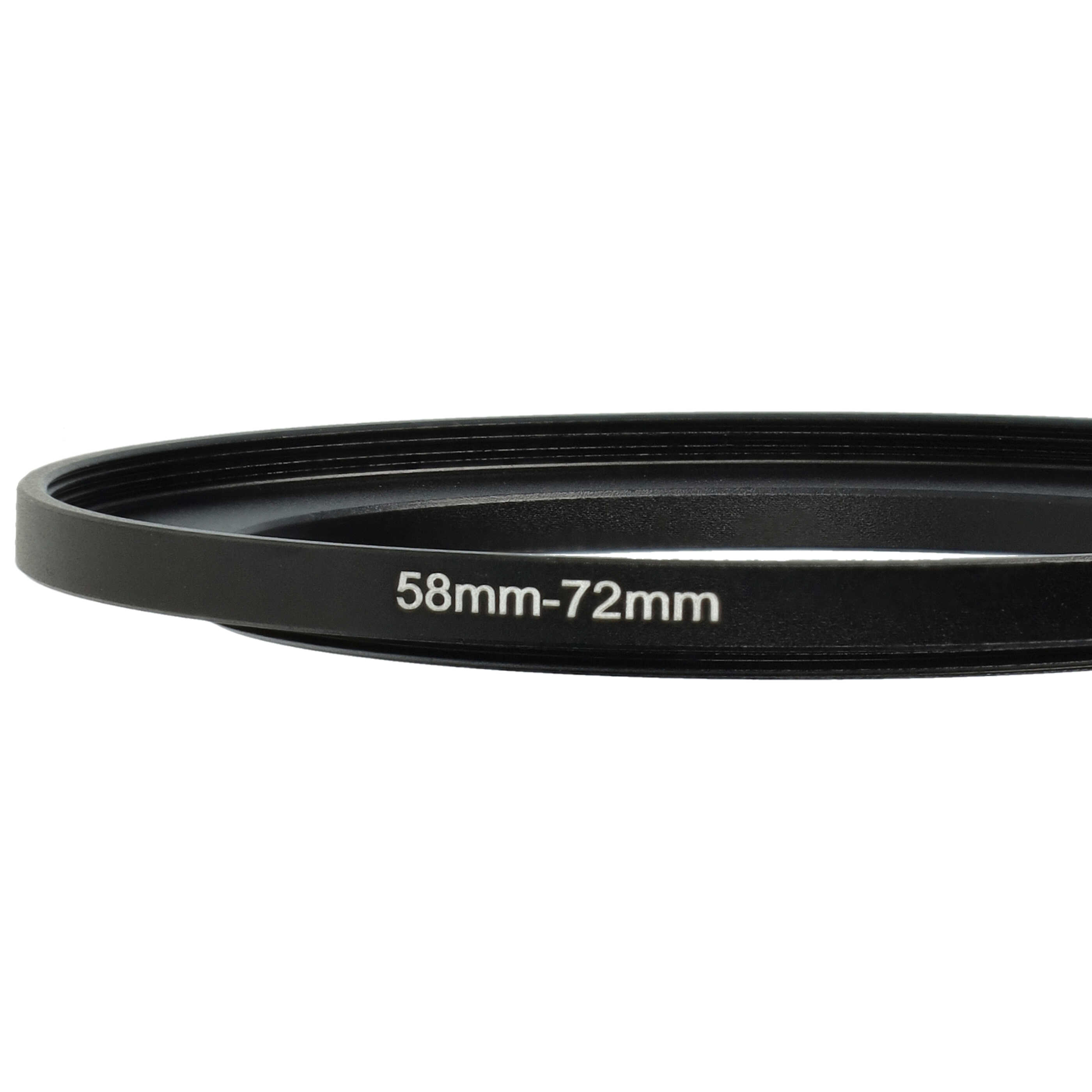 Ein schwarzer Objektivadapterring, 58mm-72mm, vor weißem Hintergrund. Der Text des Rings ist weiß.