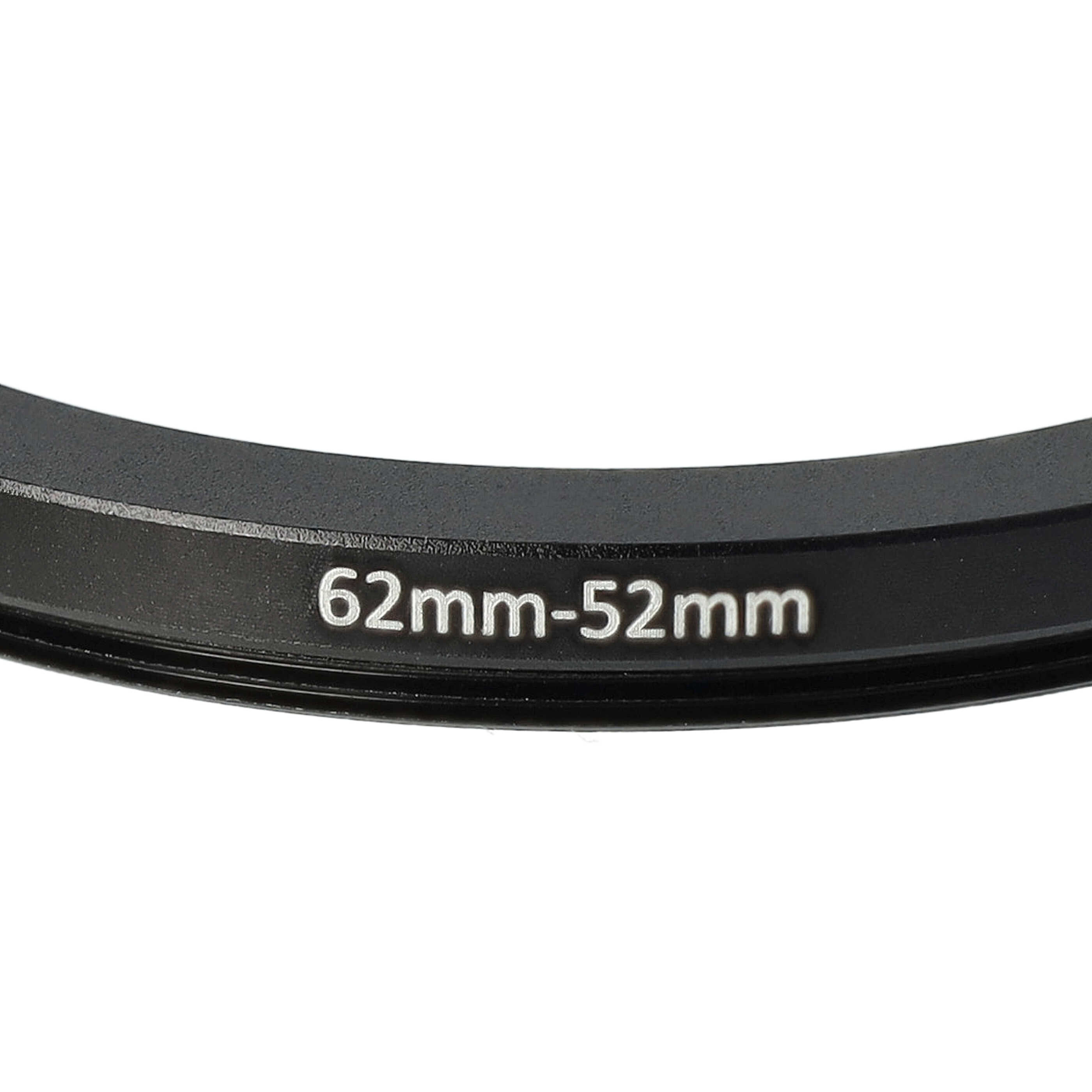 Ein schwarzer Metallring mit weißem Text '62mm-52mm' vor weißem Hintergrund.