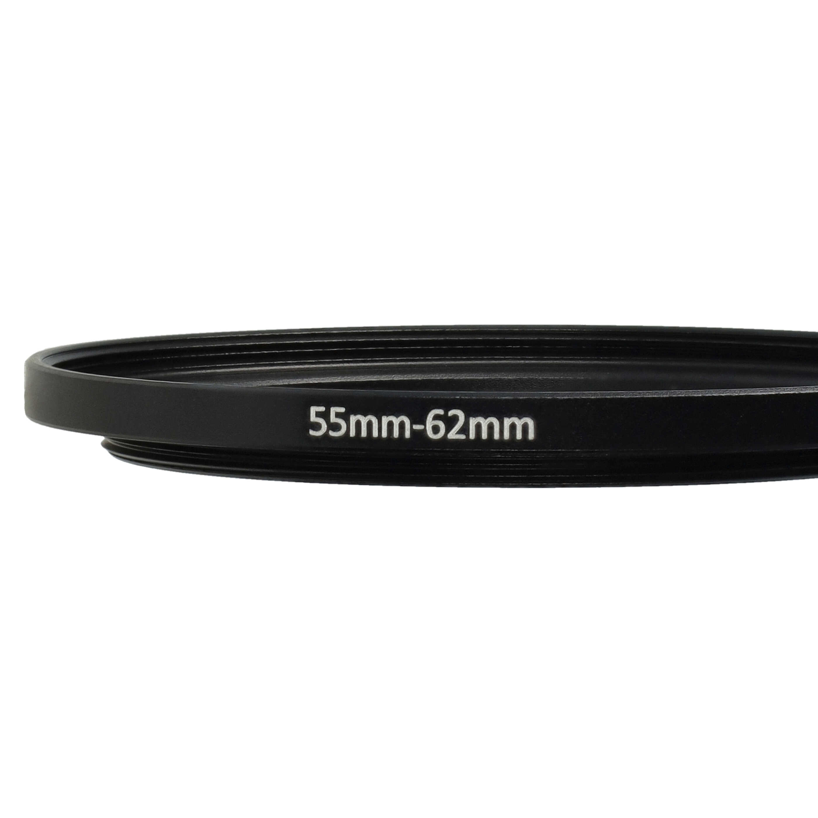 Ein schwarzer Objektivfilterring mit der Aufschrift "55mm-62mm" auf weißem Hintergrund.