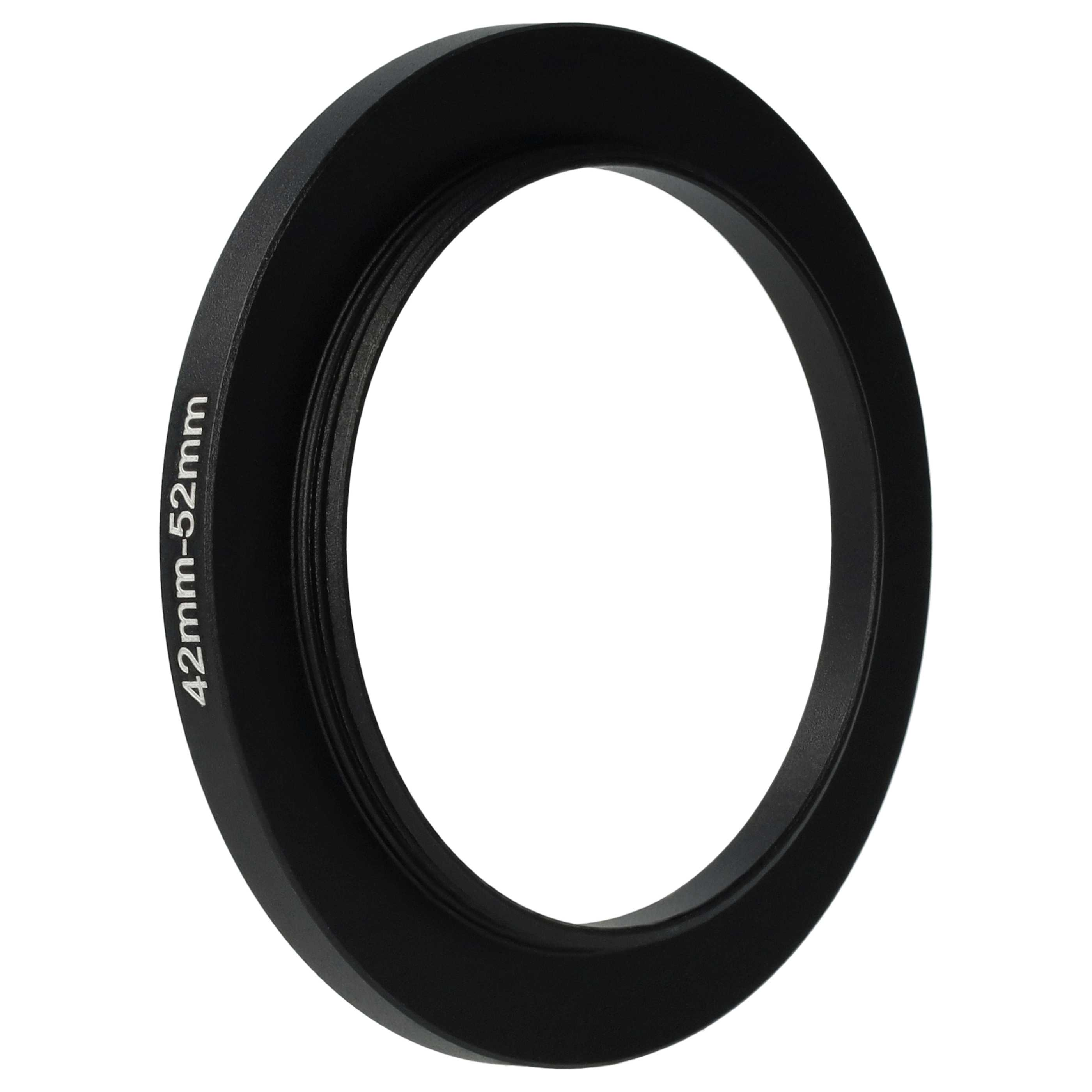 Schwarzer Metallring mit 42 mm-52 mm Text. Isoliert auf weißem Hintergrund. Es ist ein Kameraobjektivadapter.