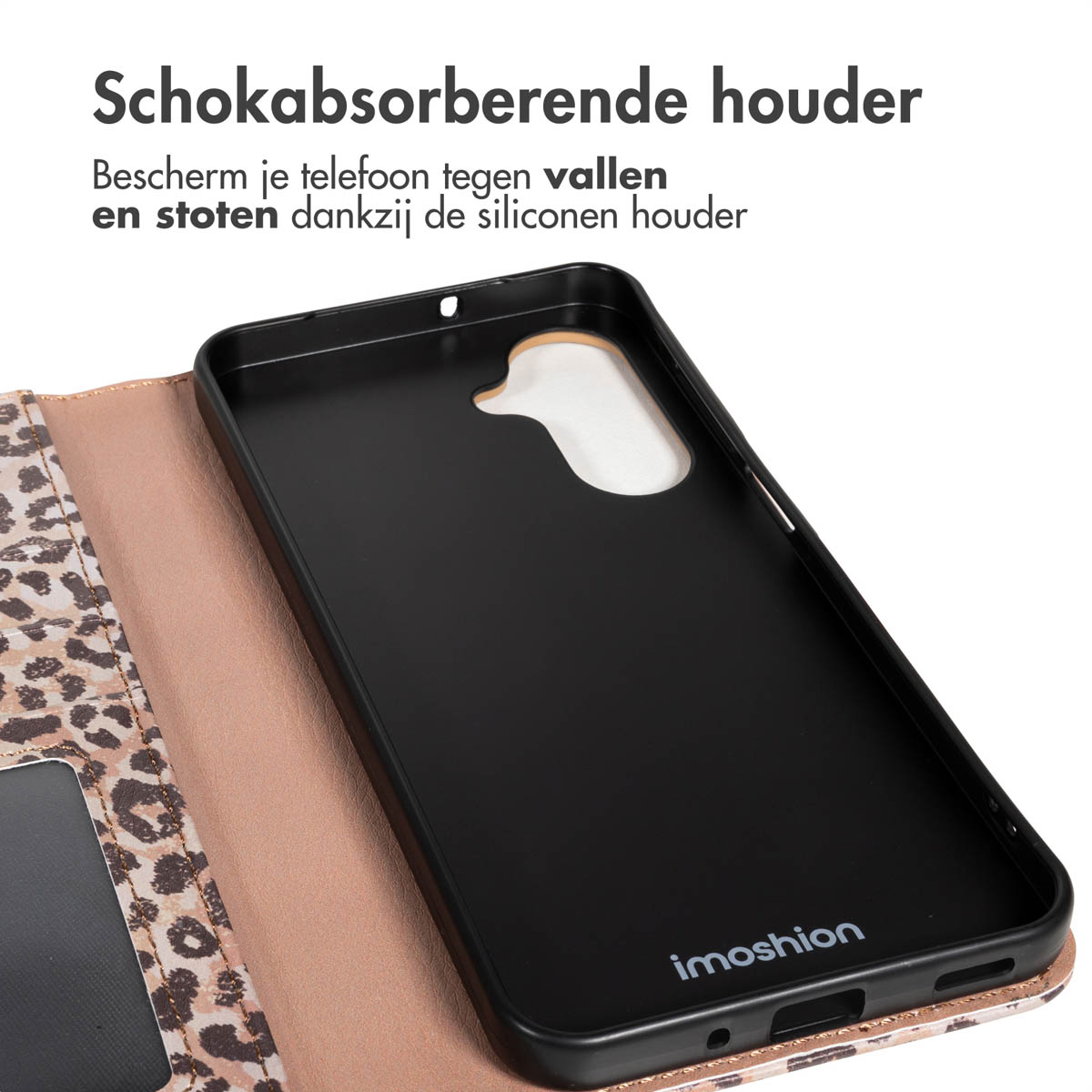 Zwarte telefoonhoes met een open ontwerp. De hoes ligt op een oppervlak met luipaardprint, met een wit interieur. Tekst bovenaan.