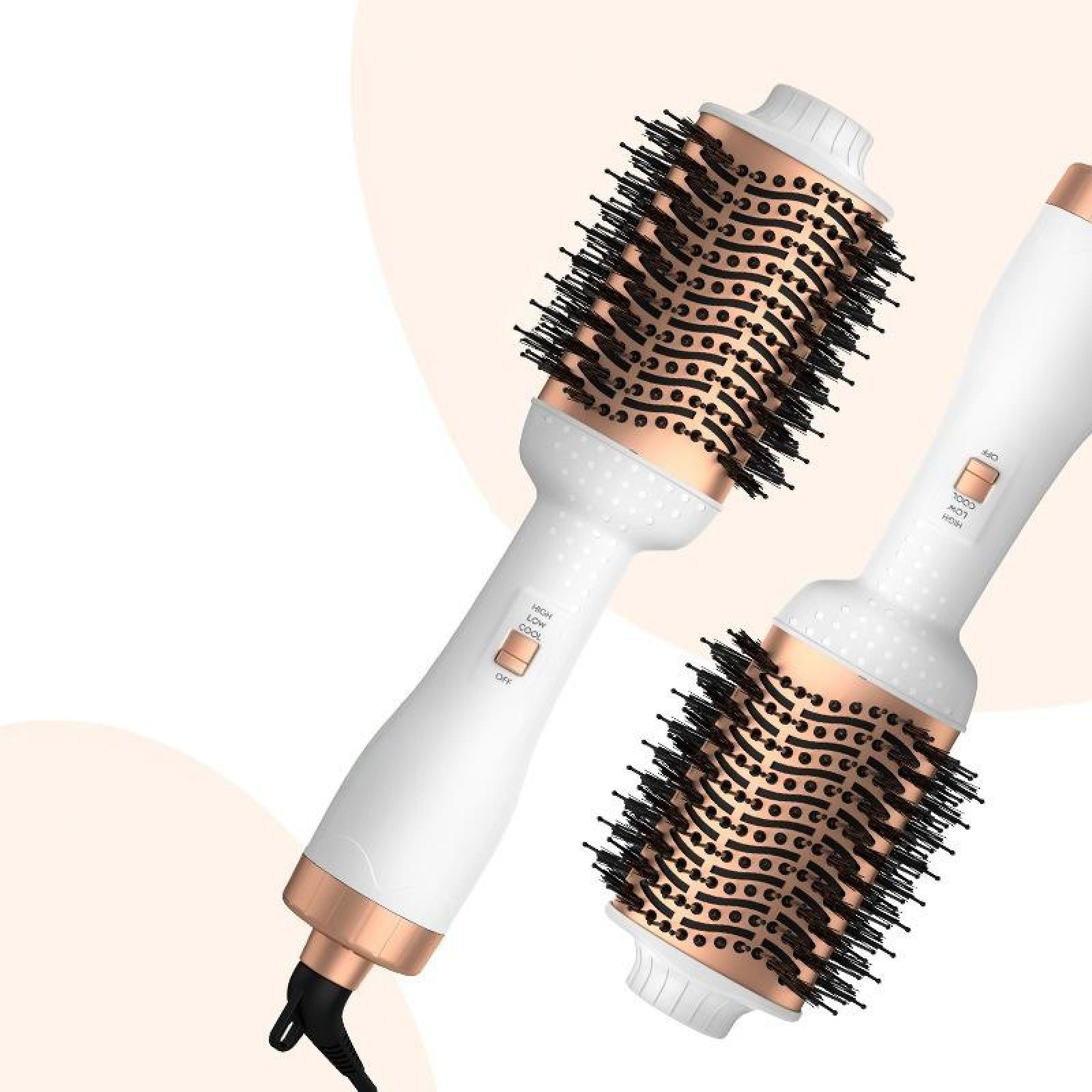 Zwei weiße und roségoldene Haarstylingbürsten mit schwarzen Borsten. Eine ist nach links, die andere nach rechts abgewinkelt.