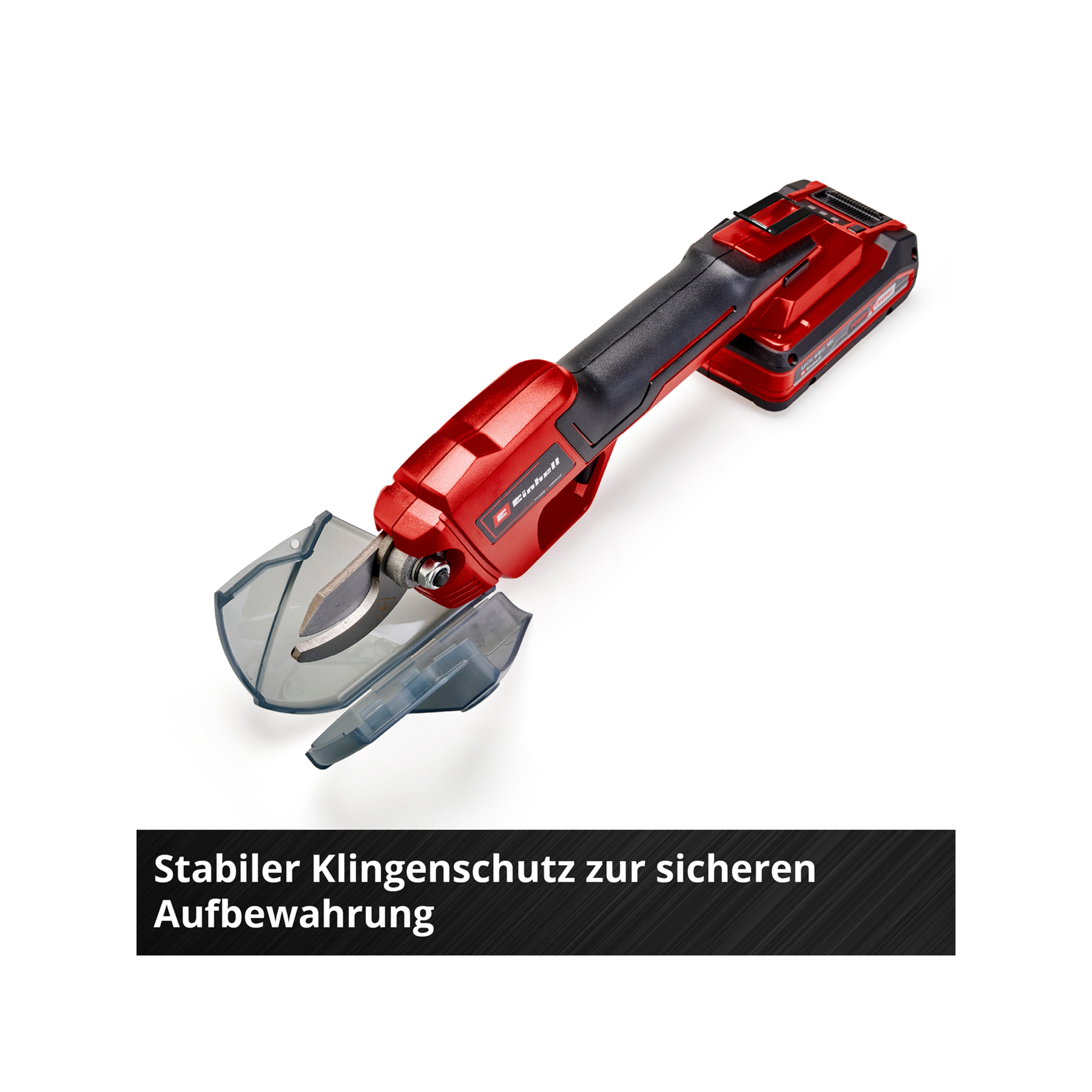 Rote und schwarze kabellose elektrische Schere mit Klingenschutz. Das Werkzeug befindet sich auf weißem Hintergrund. Text darunter lautet Klingenschutz.