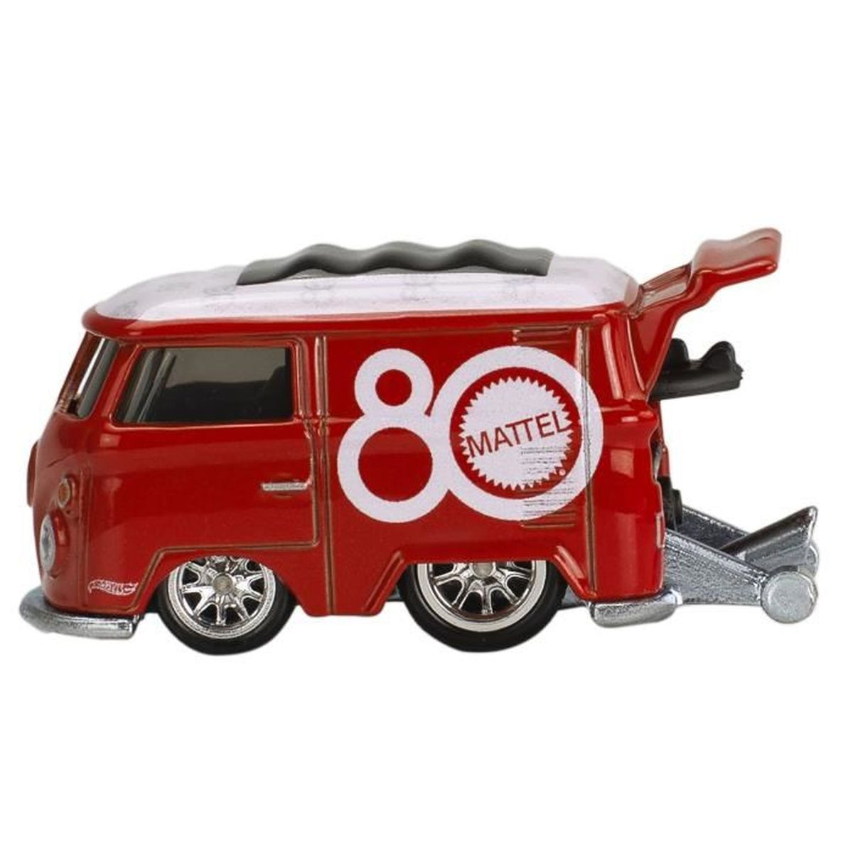 Un furgone giocattolo rosso con tetto bianco e il numero 80. Ha ruote cromate e un logo Mattel. Un gancio di traino è attaccato sul retro.
