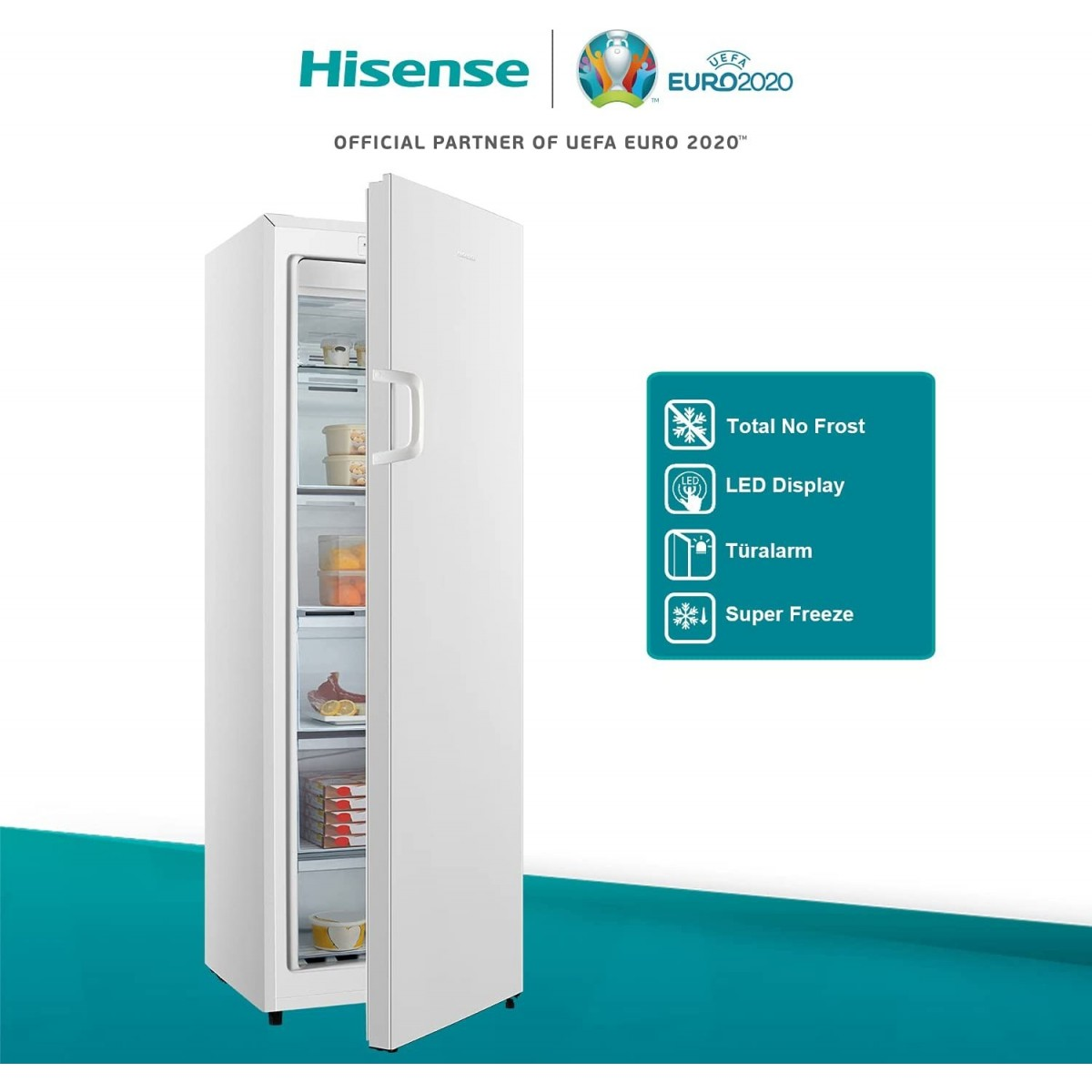 Ein weißer Hisense-Gefrierschrank mit offener Tür, der Lebensmittel im Inneren zeigt. Merkmale sind Total No Frost, LED-Anzeige, Türalarm und Super Freeze.