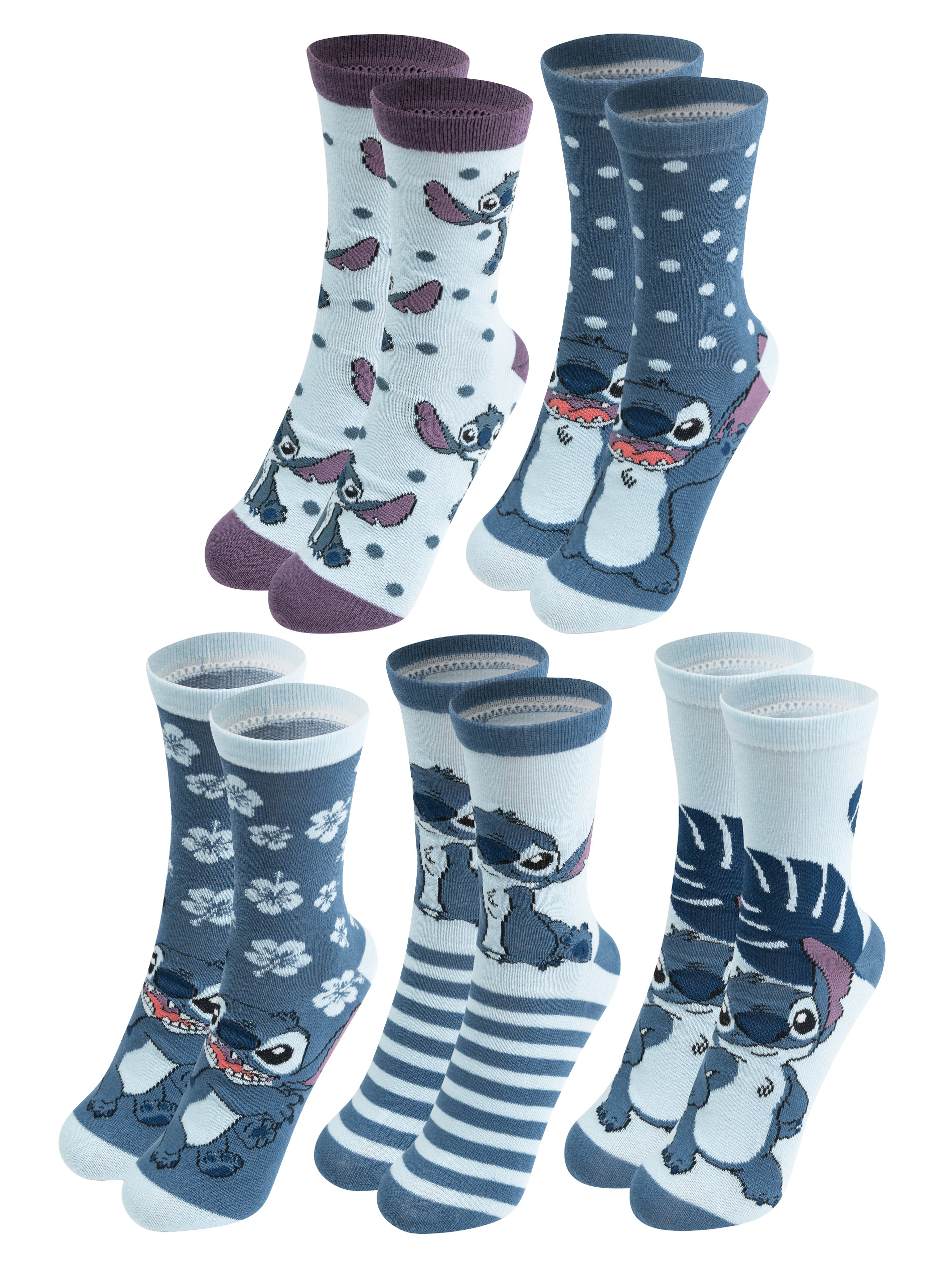 Mehrere Paar Socken mit Stitch-Designs. Farben sind Blau, Weiß und Lila. Auf den Socken sind verschiedene Muster zu sehen.