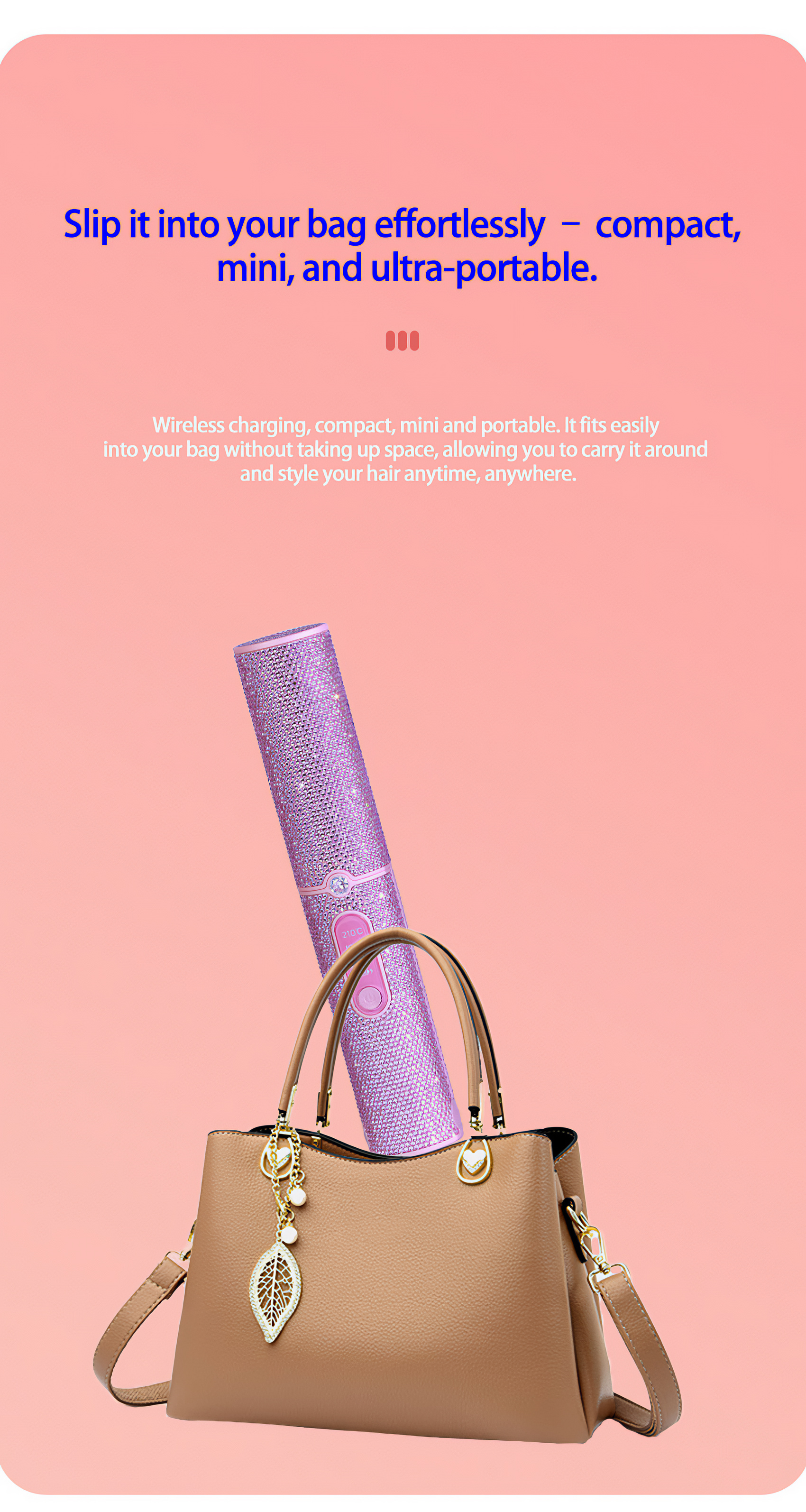 Ein rosa Haarstyler in einer braunen Handtasche. Der Styler ist kompakt und dekorativ. Der Hintergrund ist hellrosa.