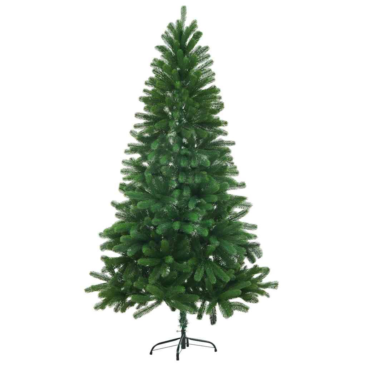 Ein grüner künstlicher Weihnachtsbaum steht auf einem schwarzen Metallständer vor einem weißen Hintergrund. Der Baum ist voll und symmetrisch.